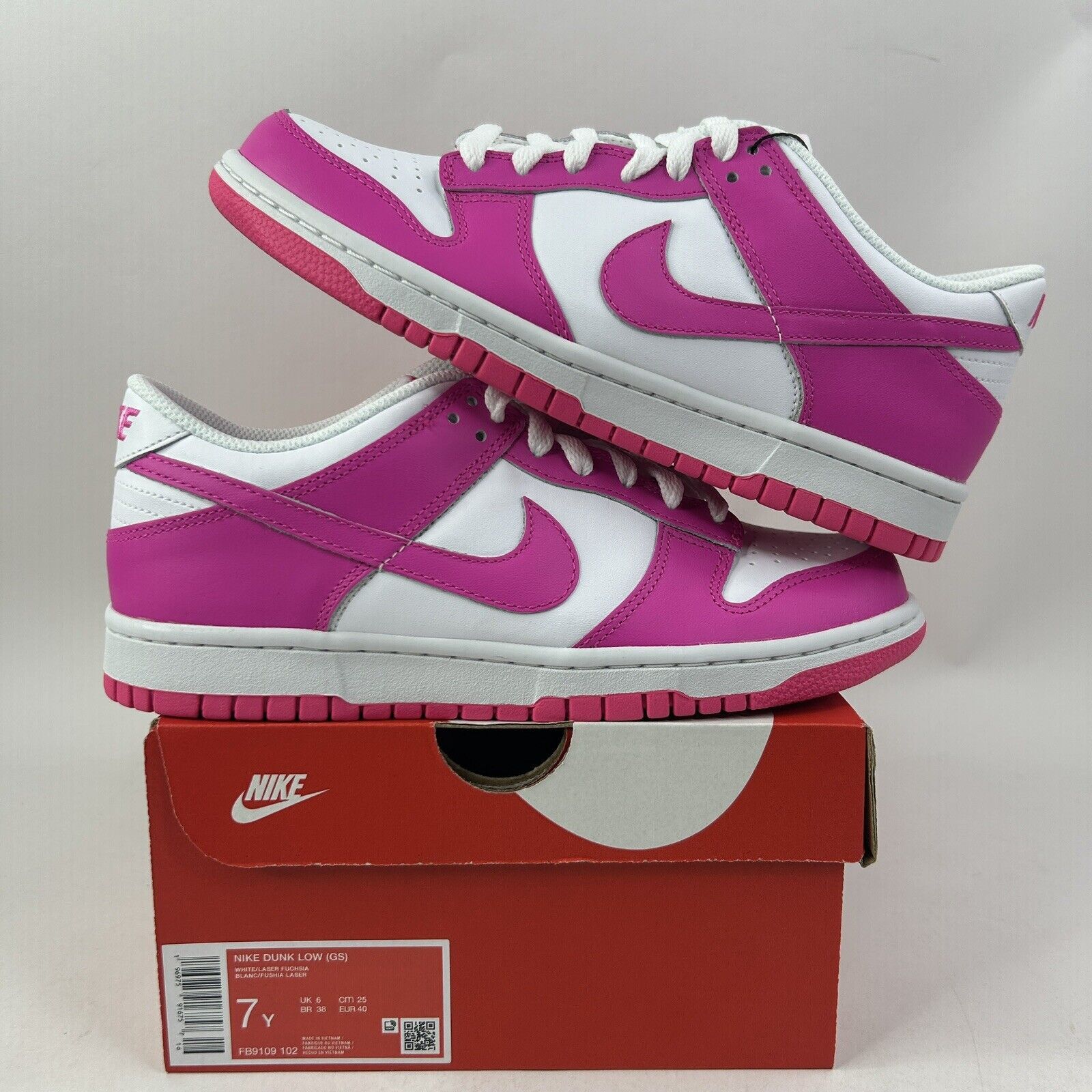 Nike Nike Dunk Low GS “Laser Fuchsia/Barbie” 2024 Size US 8.5 / IT 38.5 - 6 Thumbnail