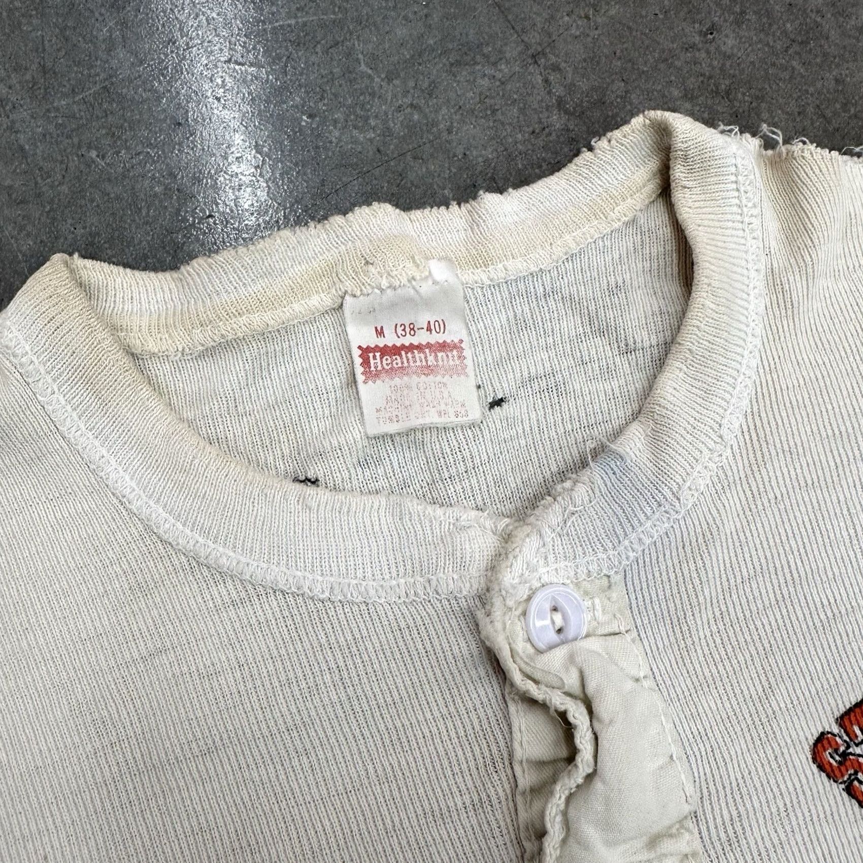 Vintage VINTAGE 1980s Healthknit 48th Annual Sturgis Henley T Shirt M White Mens Size US M / EU 48-50 / 2 - 3 Thumbnail