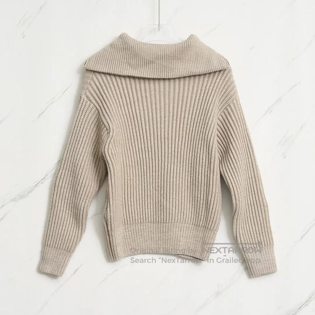 AMI Ami Paris Women's Solid Zip Collar Wool Sweater. Size M / US 6-8 / IT 42-44 - 4 Thumbnail