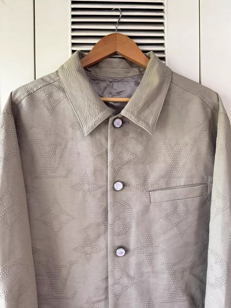Louis Vuitton LOUIS VUITTON Embossed jacket Size US L / EU 52-54 / 3 - 3 Thumbnail