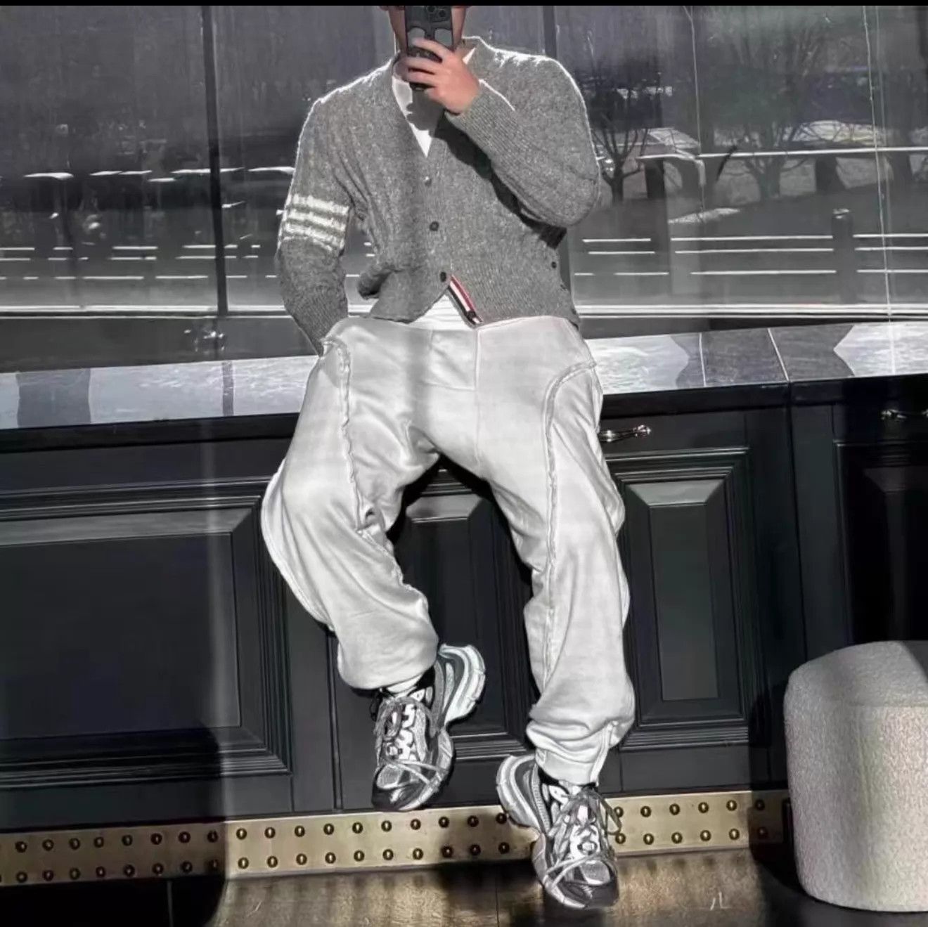 Thom Browne Thom Browne 4-Bar Light Gray Cardigan Size 3 Size US L / EU 52-54 / 3 - 7 Thumbnail