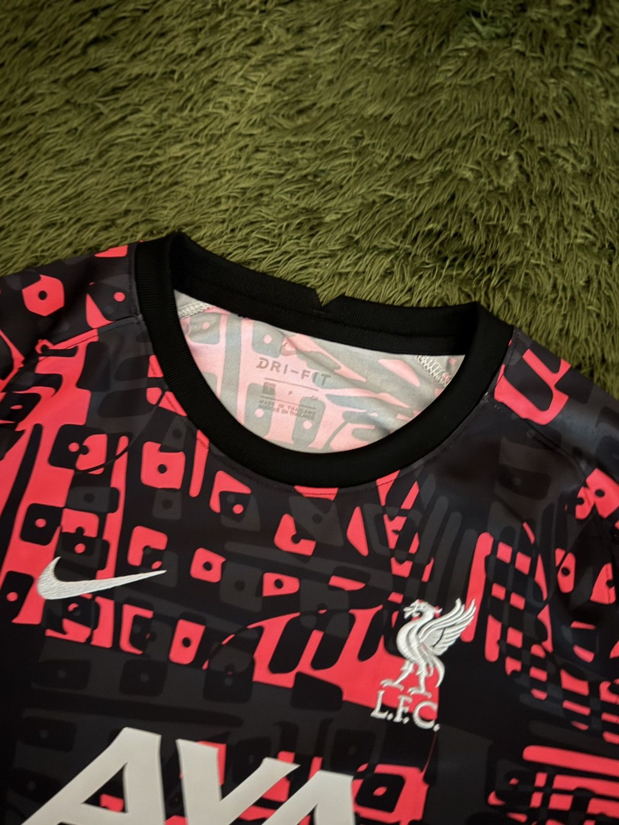 Nike [S] Nike Liverpool Pre-Match Top Short Sleeve Jersey Black Size US S / EU 44-46 / 1 - 4 Thumbnail