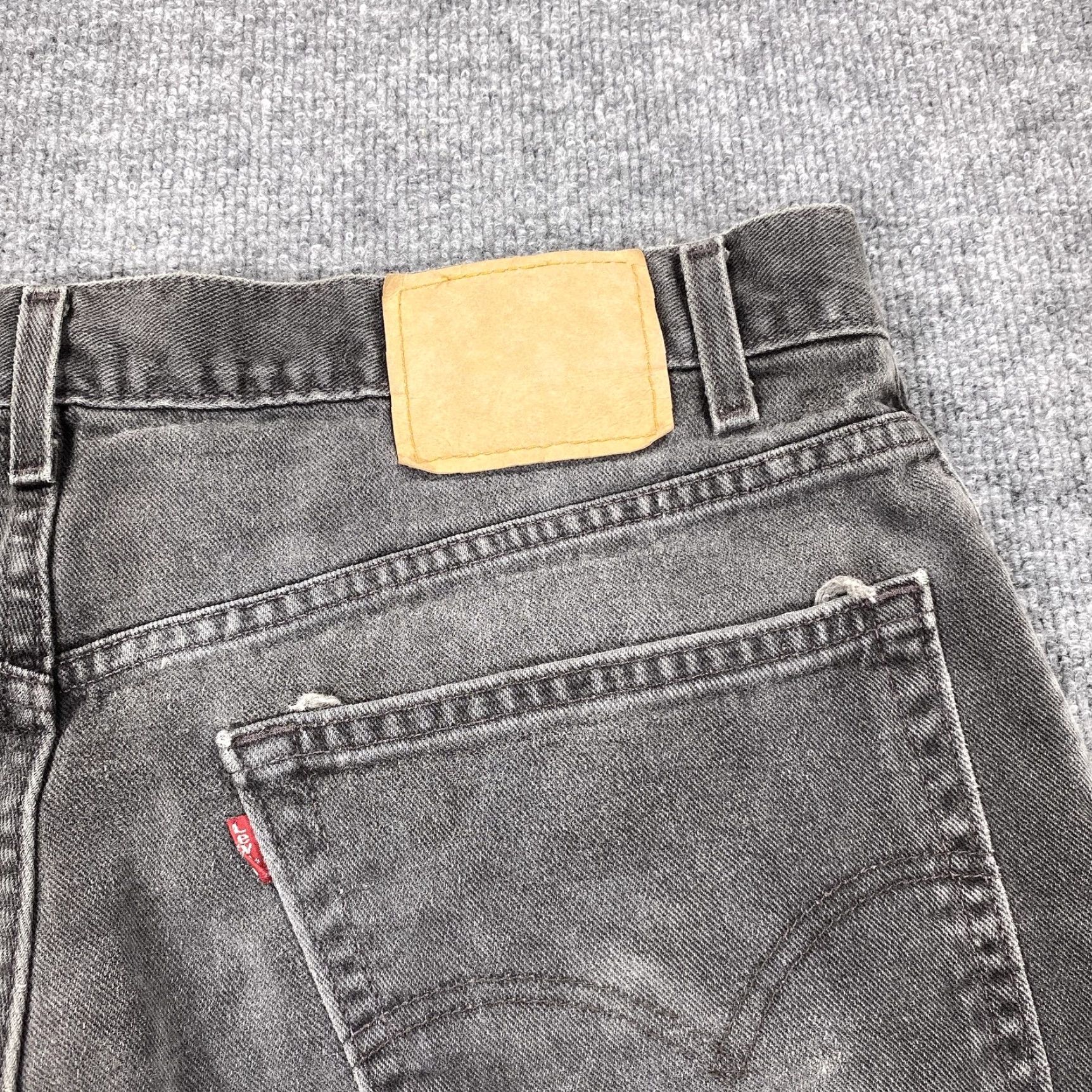 Levi's VINTAGE Levis 550 Jeans Mens 36x30 Black Relaxed Fit Dark Wash Size US 36 / EU 52 - 3 Thumbnail