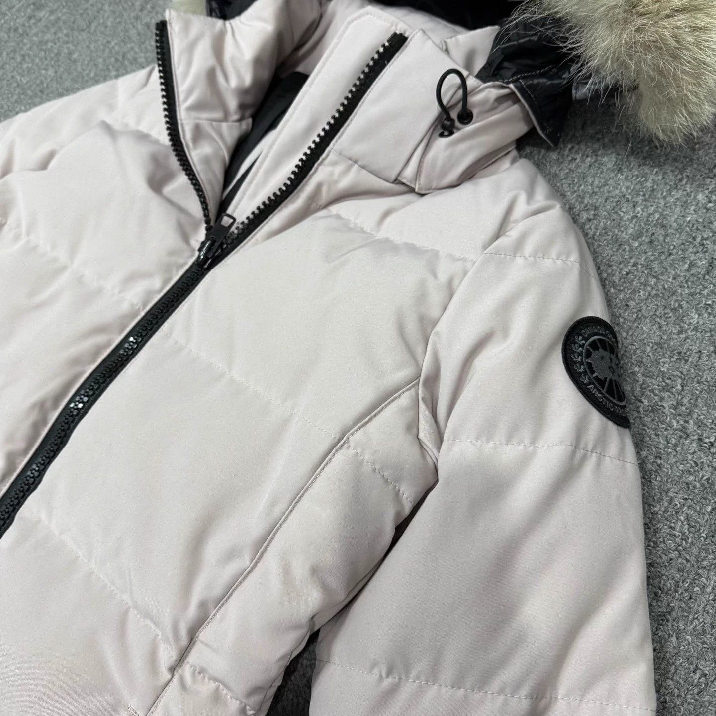 Canada Goose Canada Goose Chelsea fur collar down coat XS 99 new Size XS / US 0-2 / IT 36-38 - 3 Thumbnail