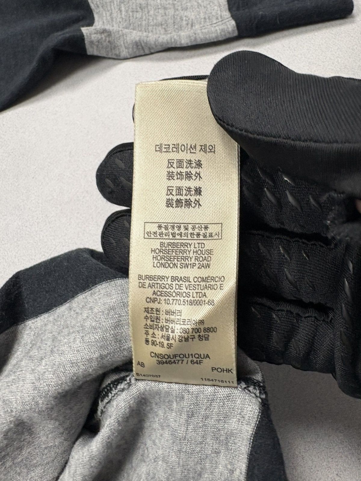 Burberry Burberry Brit Striped V Neck Wool Long Sleeve Top Vintage S Size S / US 4 / IT 40 - 13 Thumbnail