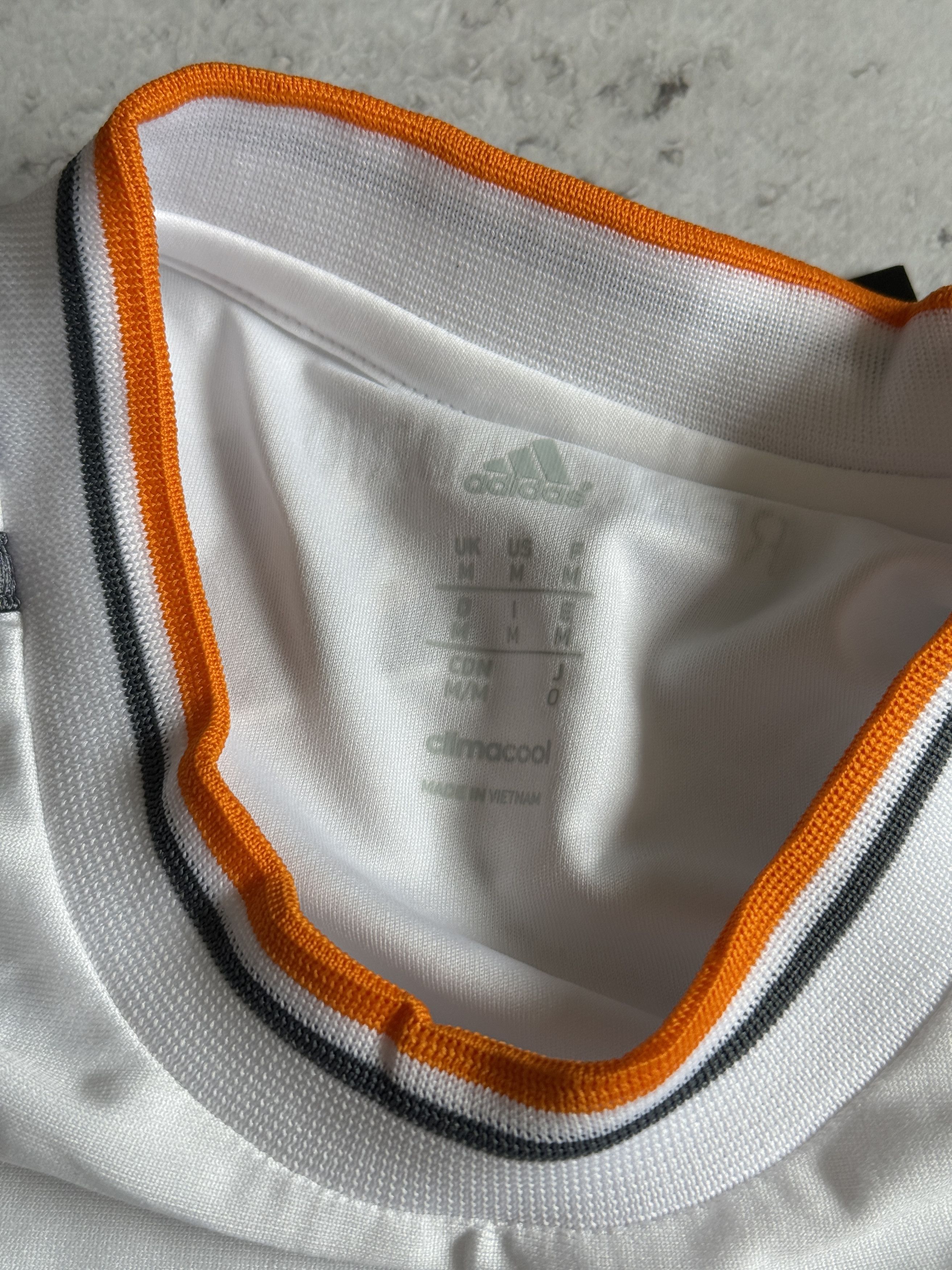 Adidas REAL MADRID 2014 2015 SHIRT JERSEY CAMISETA FOOTBALL sz M Size US M / EU 48-50 / 2 - 3 Thumbnail