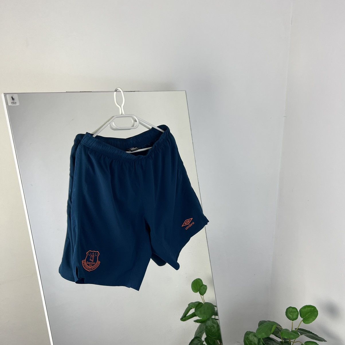 Umbro Vintage Umbro Everton Soccer Jersey Shorts Size US 34 / EU 50 - 1 Thumbnail