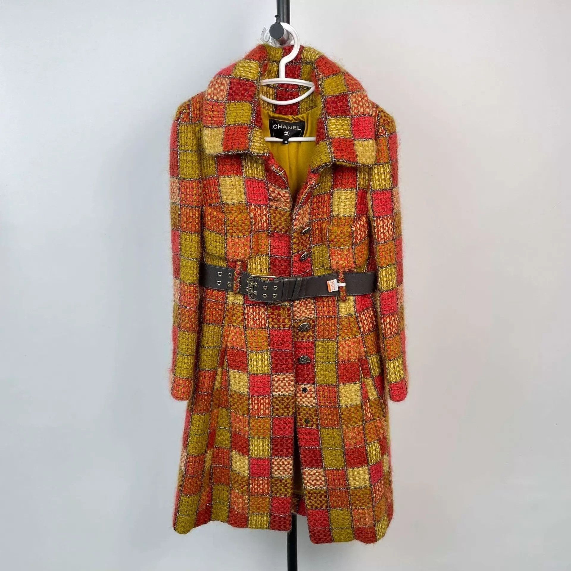 Chanel Chanel 18 Burger tweed check long coat 36 Size XS / US 0-2 / IT 36-38 - 1 Thumbnail