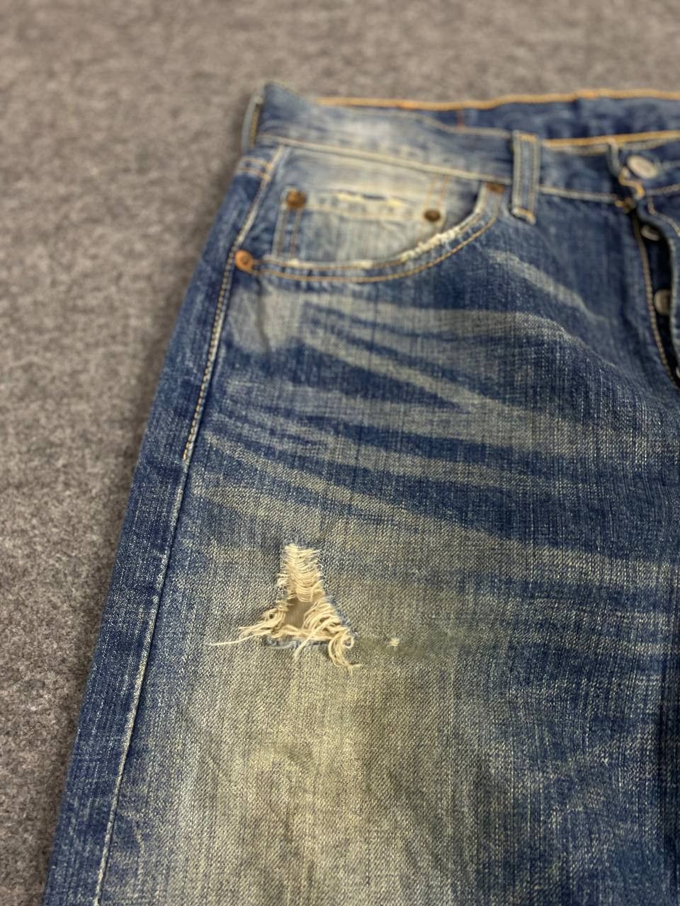 Levi's vintage levis 501 distressed denim nice design Size US 31 - 9 Thumbnail