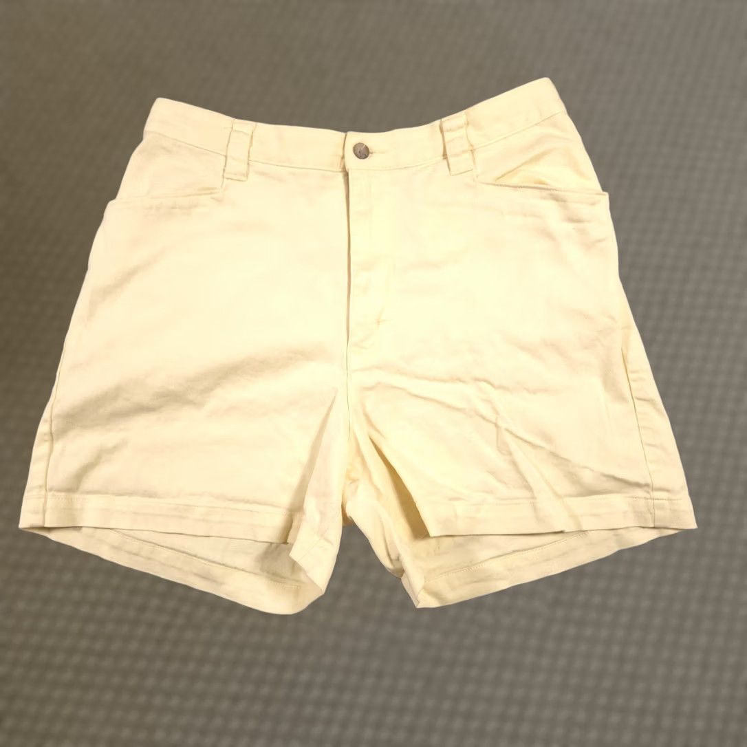 Lee VINTAGE? Lee Casuals Shorts Womens 12 Yellow Stretch Cotton Zip Fly Front Pockets Summer Size 34" / US 12 / IT 48 - 1 Thumbnail