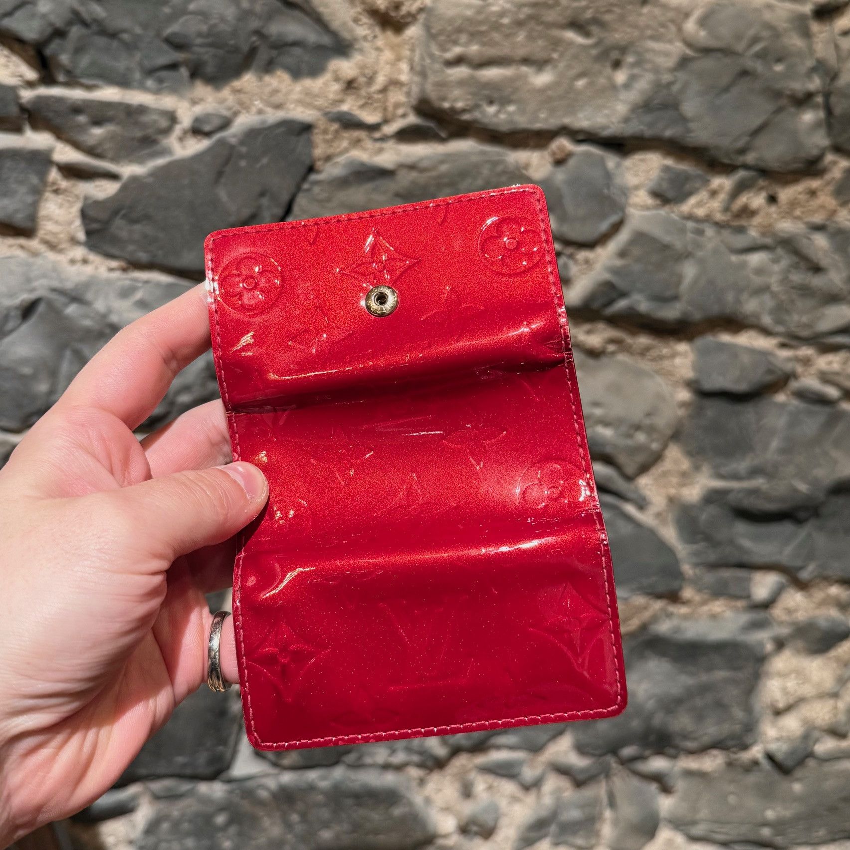 Louis Vuitton Louis Vuitton Vintage Red Vernis Monogram 4 Key Holder Size ONE SIZE - 9 Thumbnail