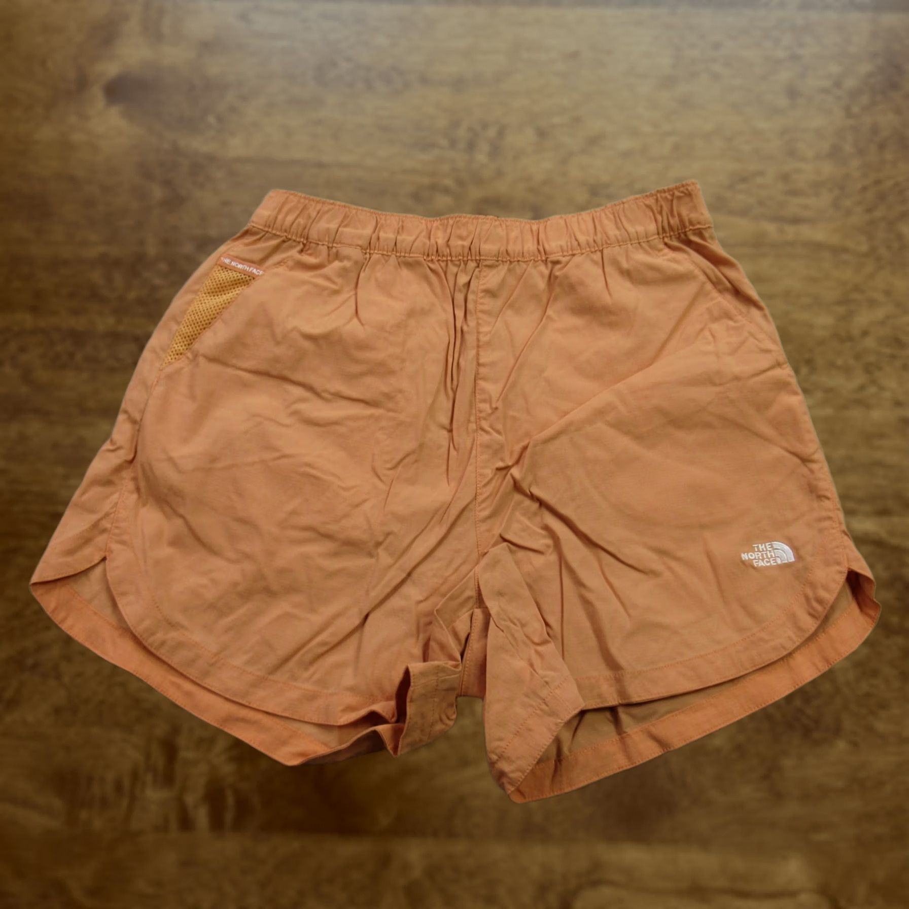 The North Face The North Face Shorts Womens Medium Lightweight Workout Activewear Orange Size 42" / US 20 - 1 Thumbnail