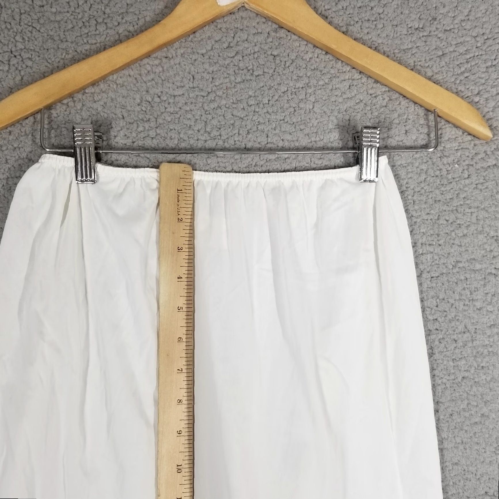 Vintage VINTAGE J.C. PENNEY Maxi Slip Women's Medium White Nylon Lace Trim 90s Glam Rock Size ONE SIZE - 4 Thumbnail