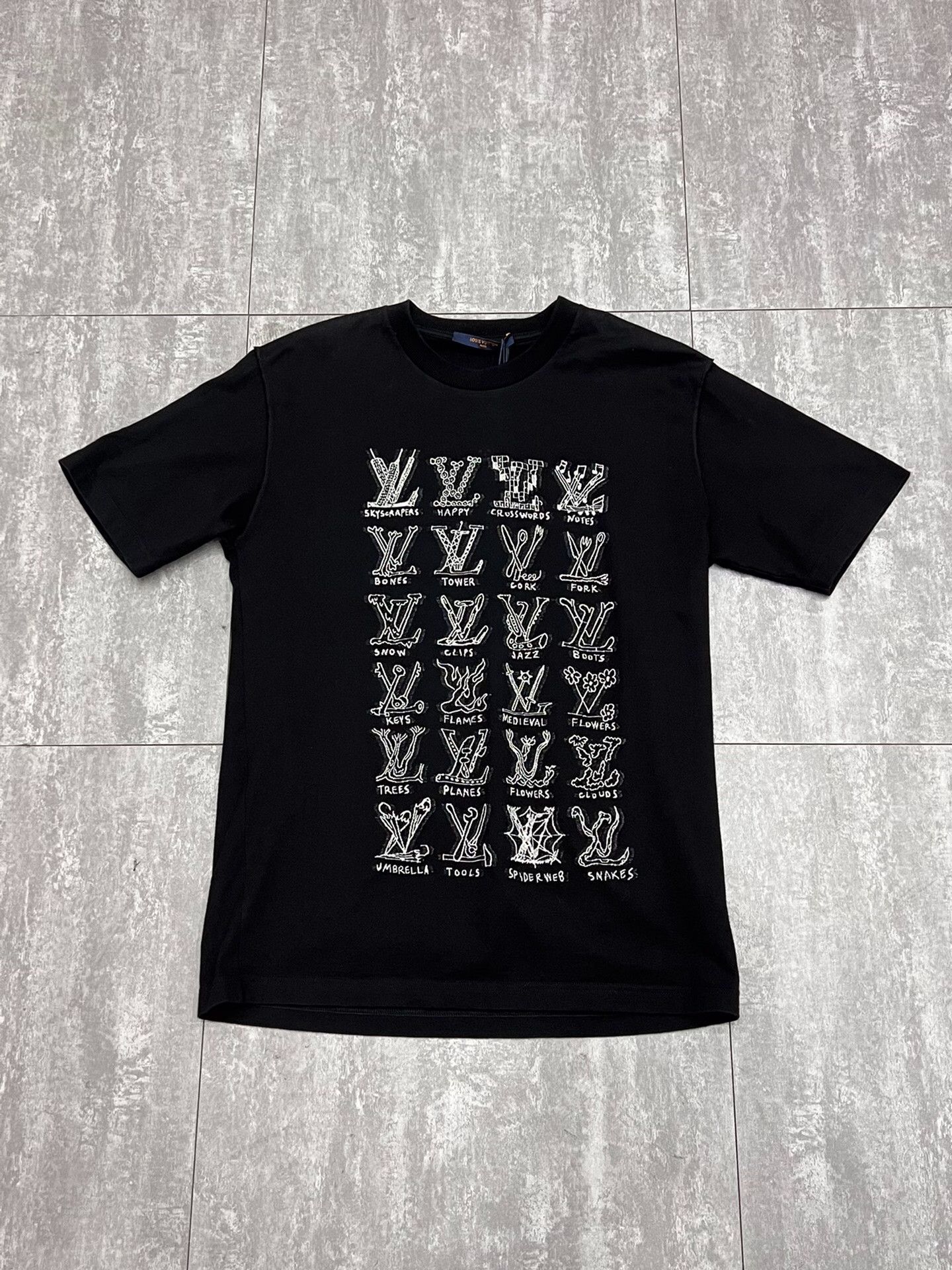 Louis Vuitton Louis Vuitton Black T-Shirt l Men Size US L / EU 52-54 / 3 - 1 Thumbnail