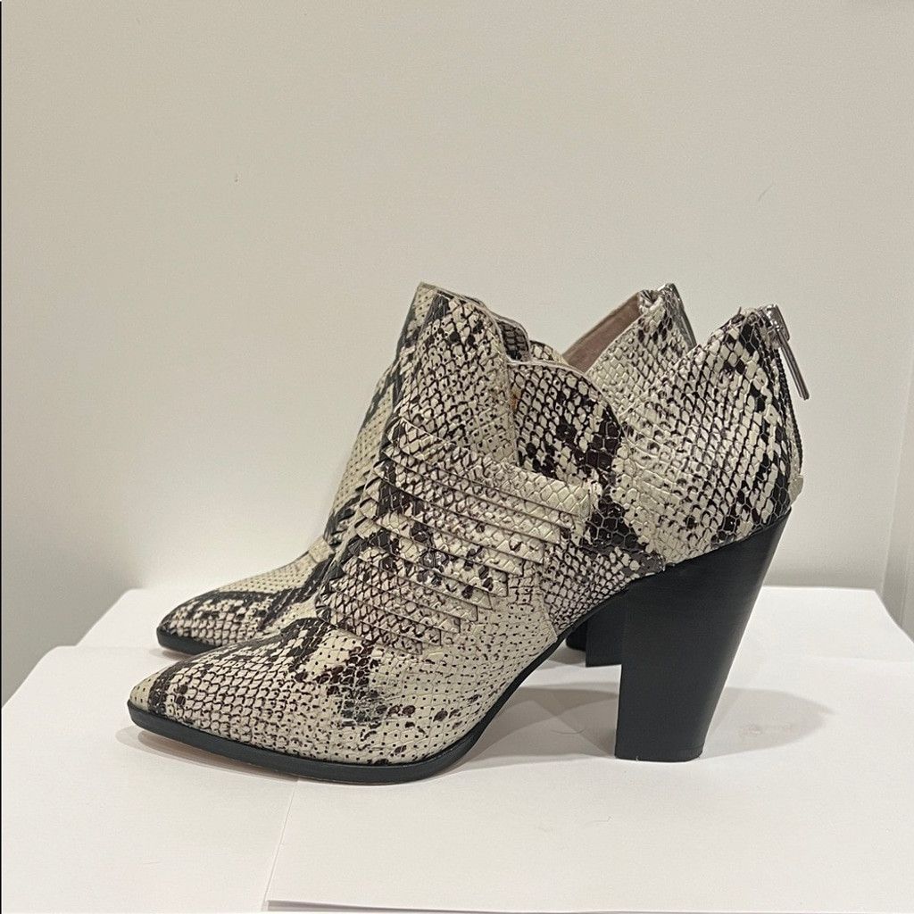 Vince Camuto Vince Camuto Black and Cream Snakeskin Heeled Boots Size US 6 / IT 36 - 2 Thumbnail
