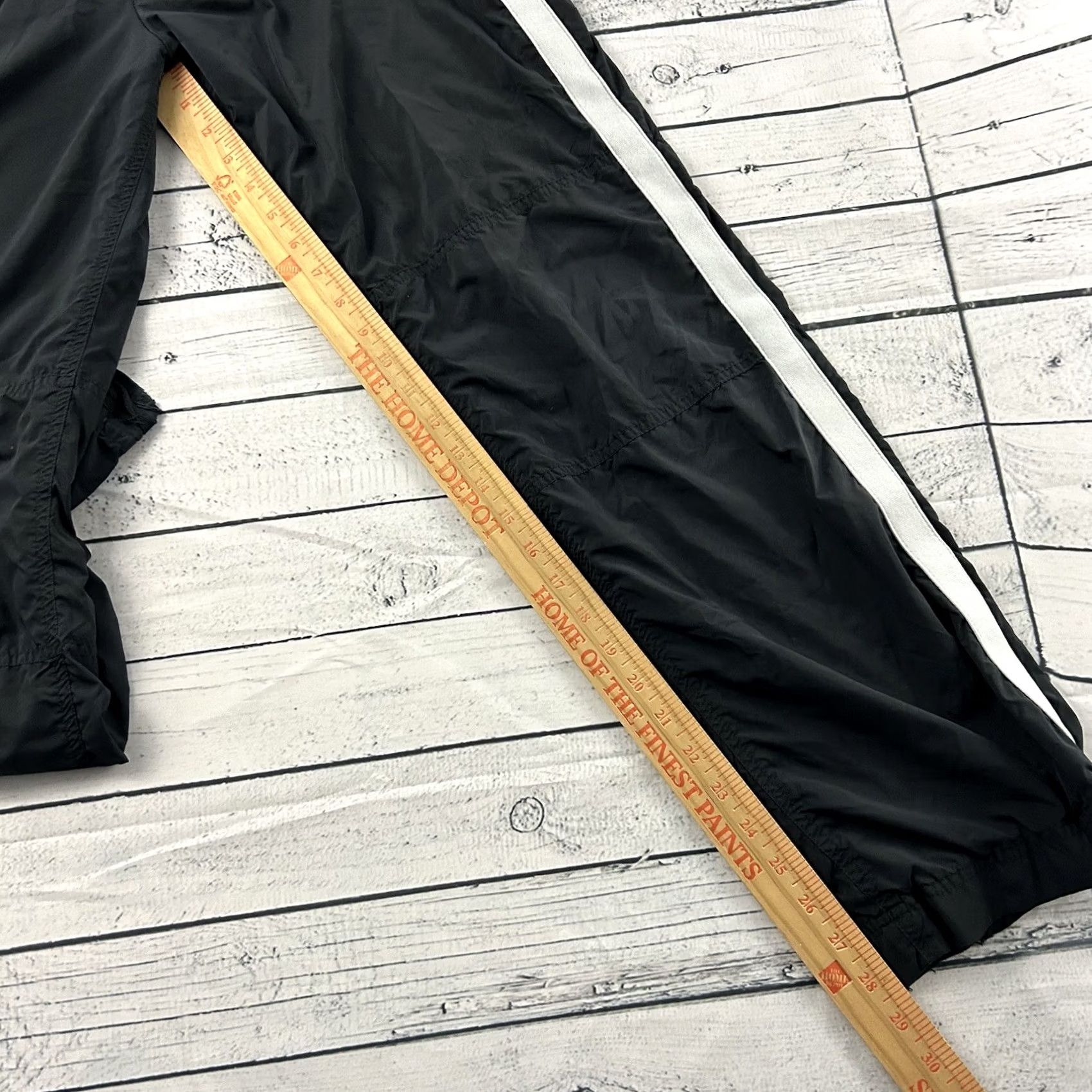 Nike VINTAGE Nike Track Pants Women's M Black 90s Activewear Pants Womens Medium Black 90s Nike Shorts? Size 32" / US 10 / IT 46 - 6 Thumbnail