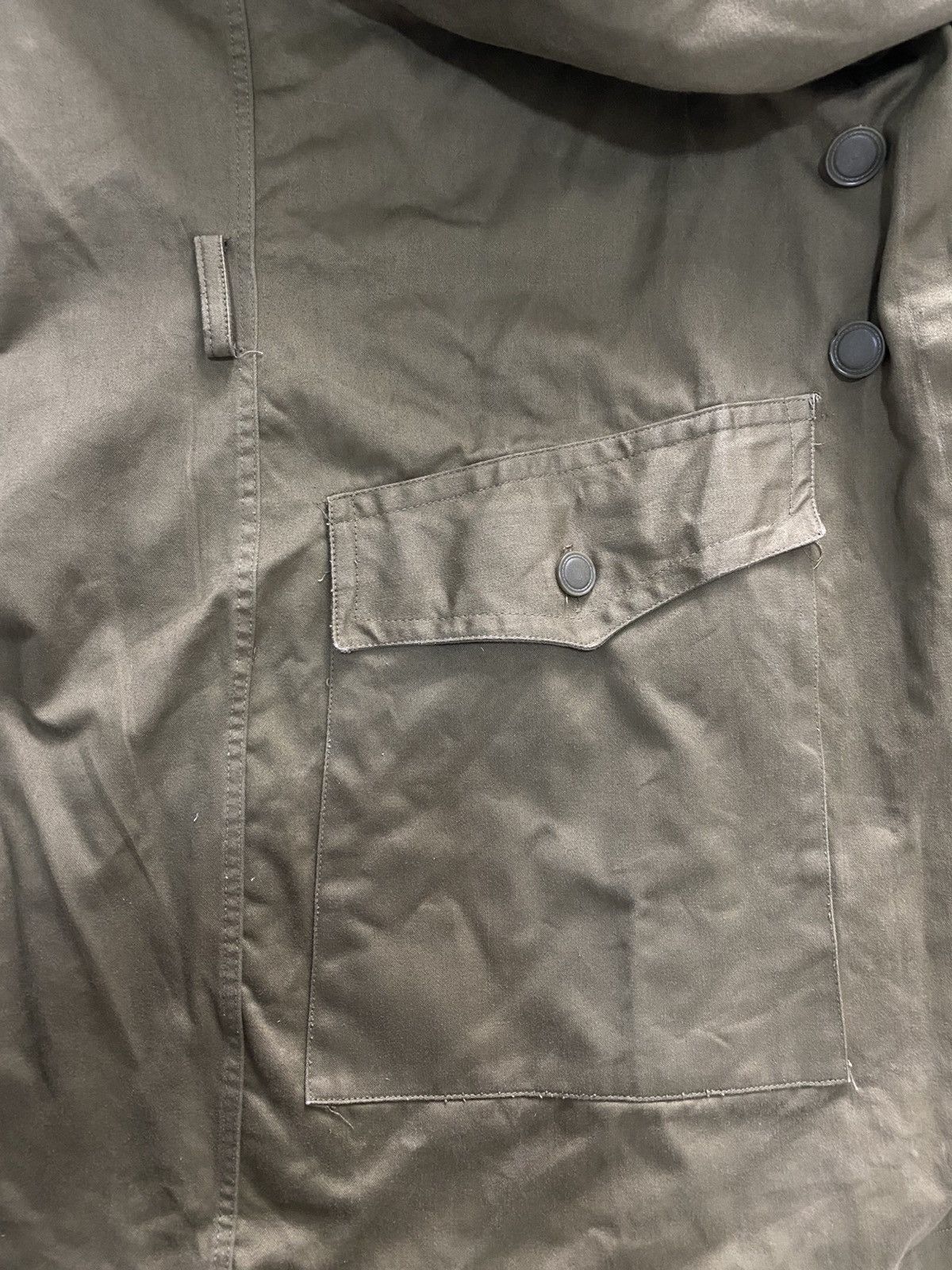 Vintage Vintage 1977 Spanish Army military Trench Coat Olive green Size US L / EU 52-54 / 3 - 10 Thumbnail