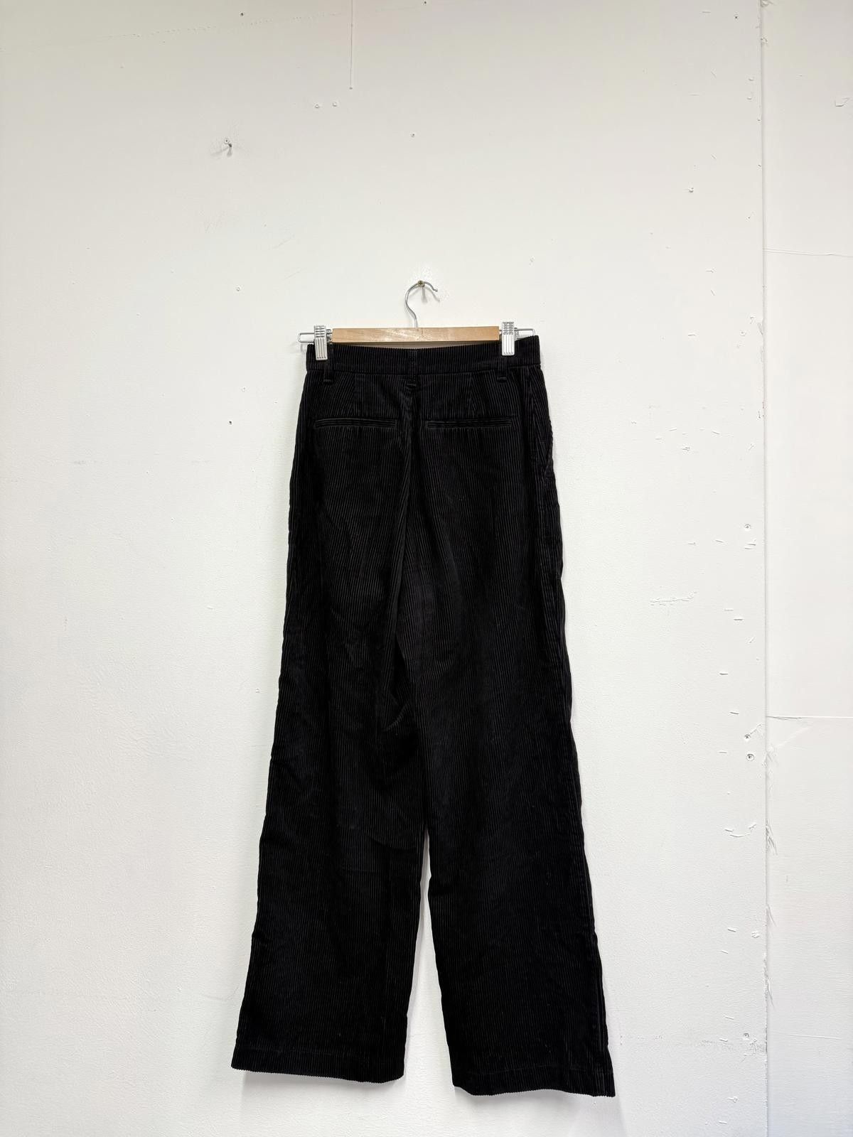Uniqlo Uniqlo Black Corduroy Wide Leg Trousers, Waist 24 in. Size US 26 / EU 42 - 4 Thumbnail