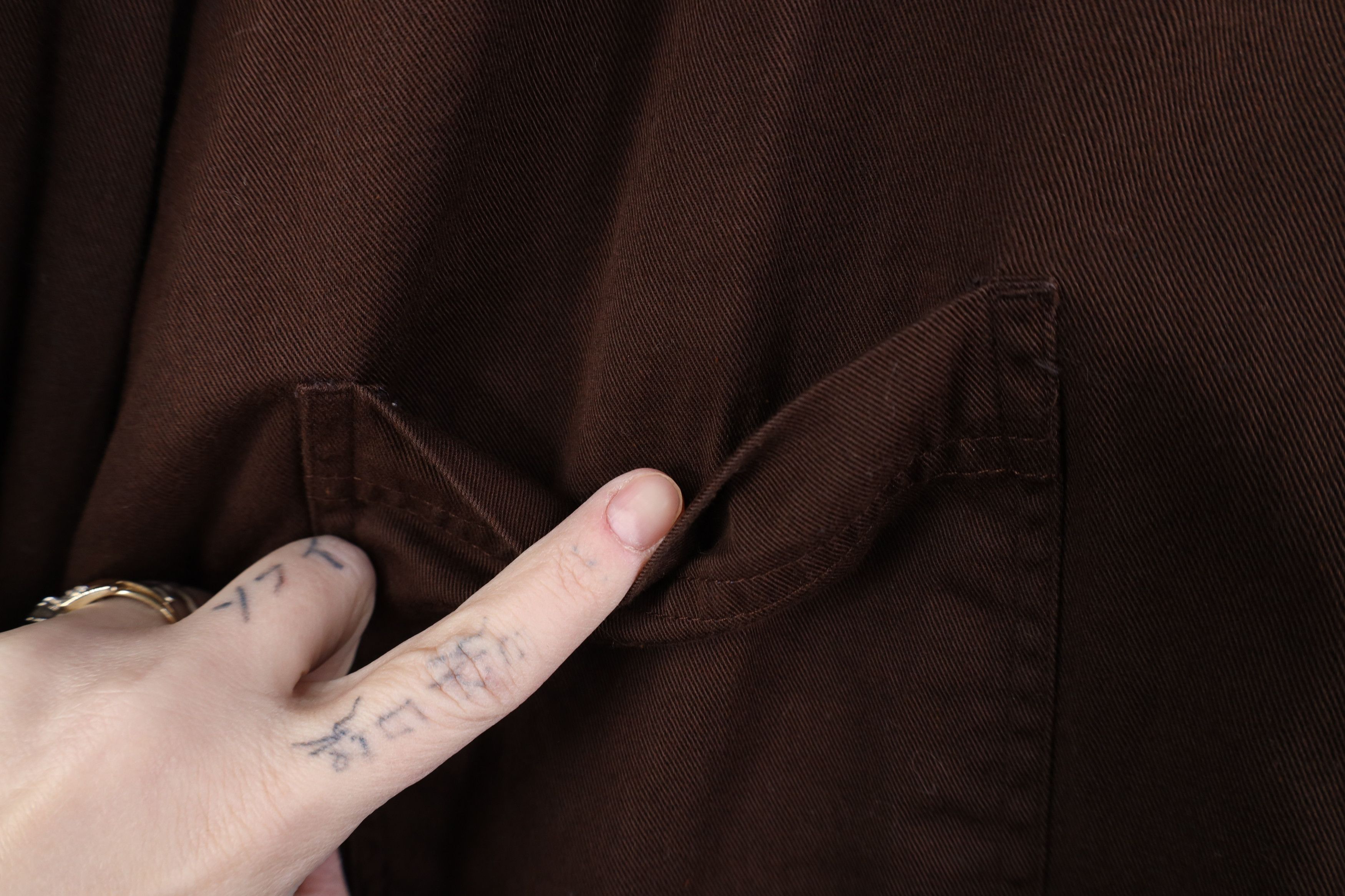 Vintage Vintage 90s Streetwear Twill Big Pocket Button Shirt Brown Size US L / EU 52-54 / 3 - 5 Thumbnail