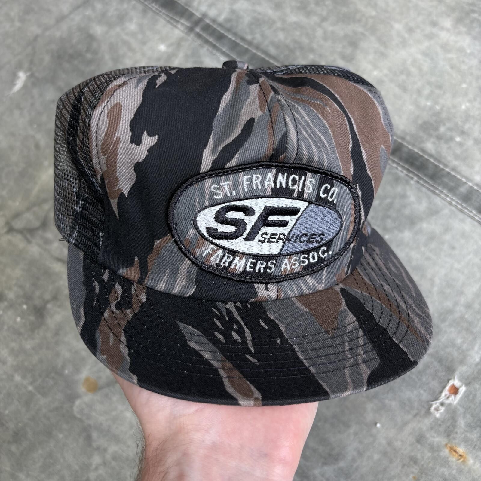 Vintage Vintage Deadstock Camo SFA Farmer’s Association Trucker Hat Size ONE SIZE - 1 Thumbnail