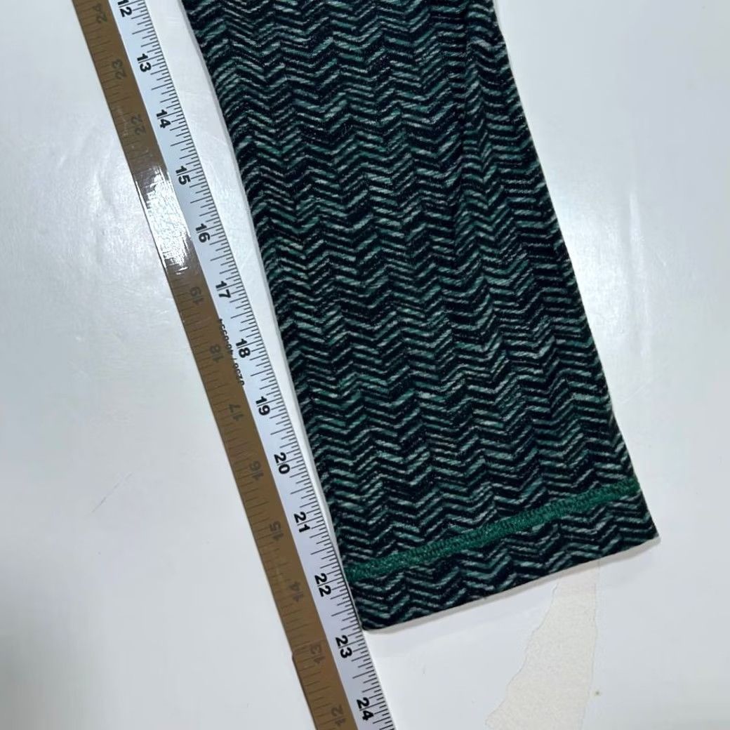 Lululemon Lululemon Athletica Chevron Capri Leggings Womens 4 Gray Regular Pocket Zigzag Pattern Capris Yoga Gym Athleisure Size 27" / US 4 / IT 40 - 7 Thumbnail