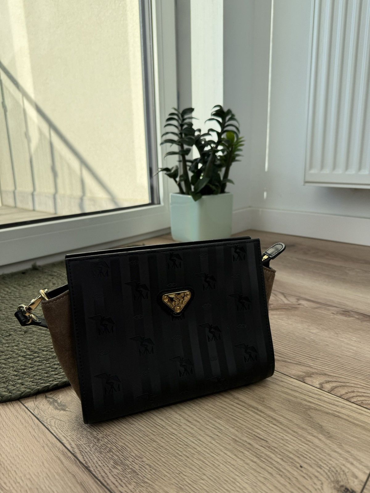Designer Vintage Maison Mollerus Shoulder Messanger Bag Size ONE SIZE - 1 Thumbnail