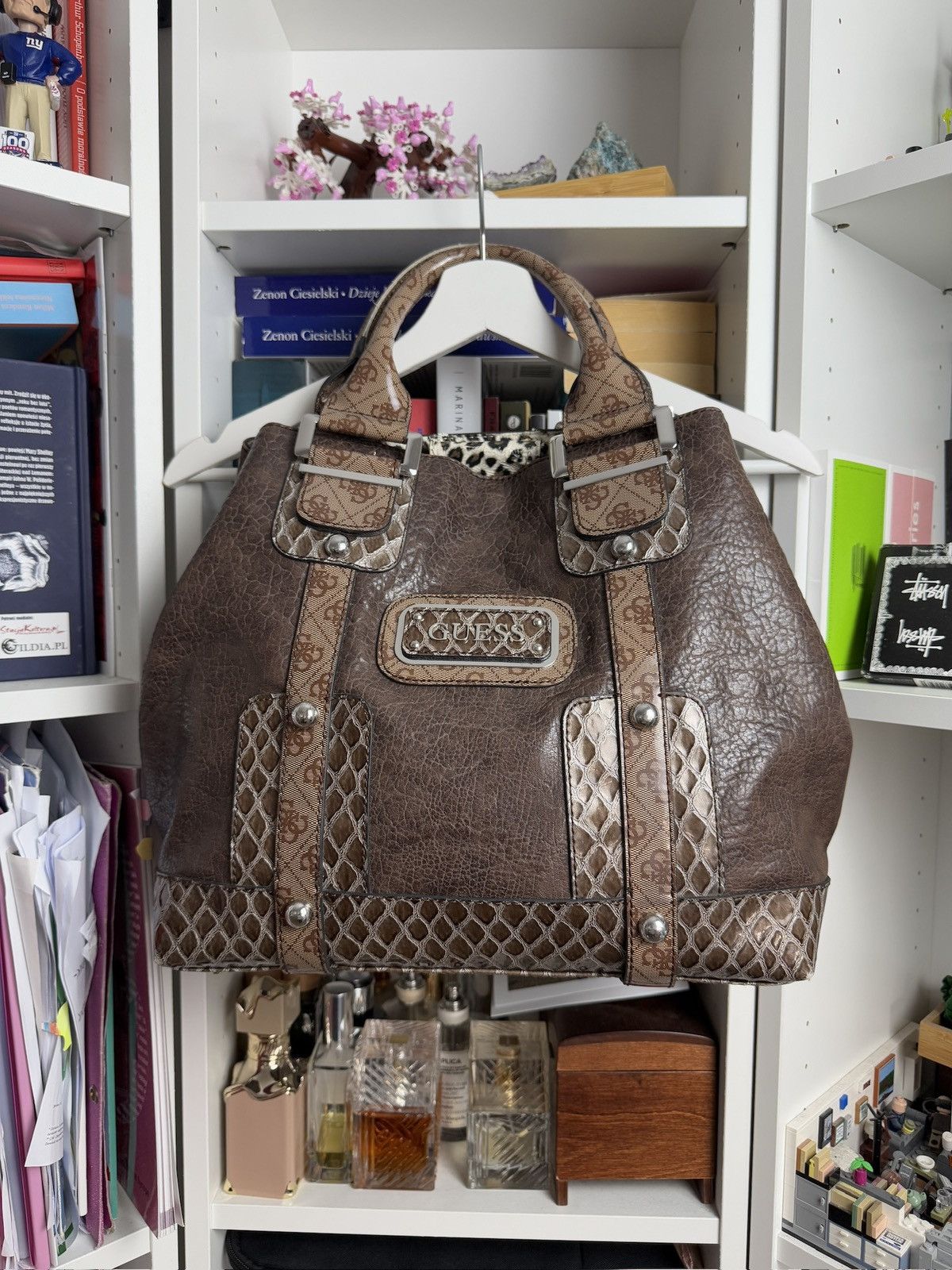 Designer × Guess Vintage y2k Guess monogram hand shoulder bag avantgarde Size ONE SIZE - 1 Thumbnail