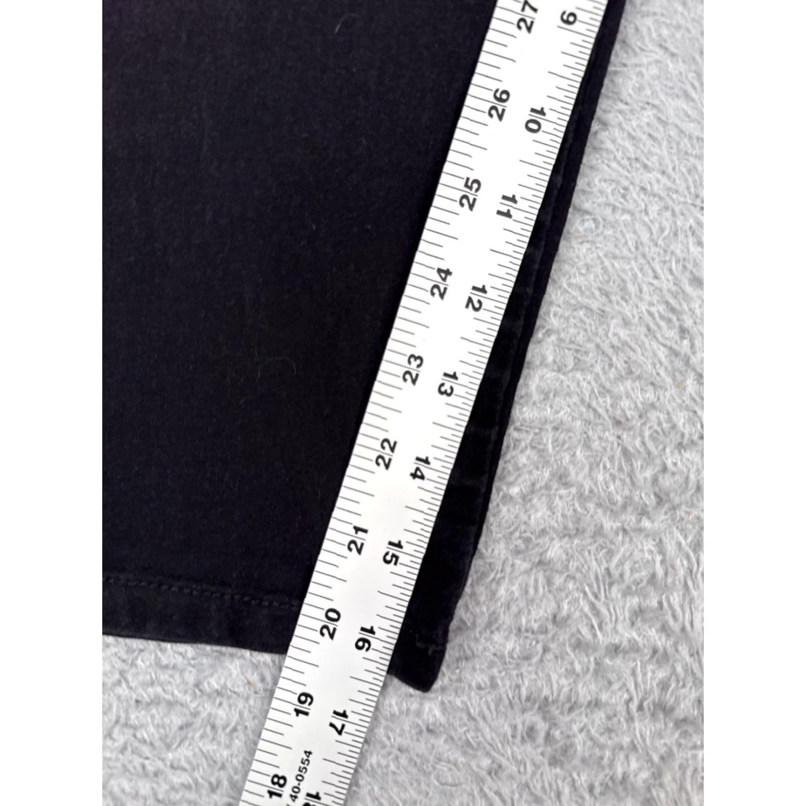 Gloria Vanderbilt Gloria Vanderbilt Jeans Capri Women 8 Black Dark Wash High Rise Stretch Slim 30 Inseam 17 in 5-Pocket Denim Capris City Vintage: No Womens Size 30" / US 8 / IT 44 - 7 Thumbnail
