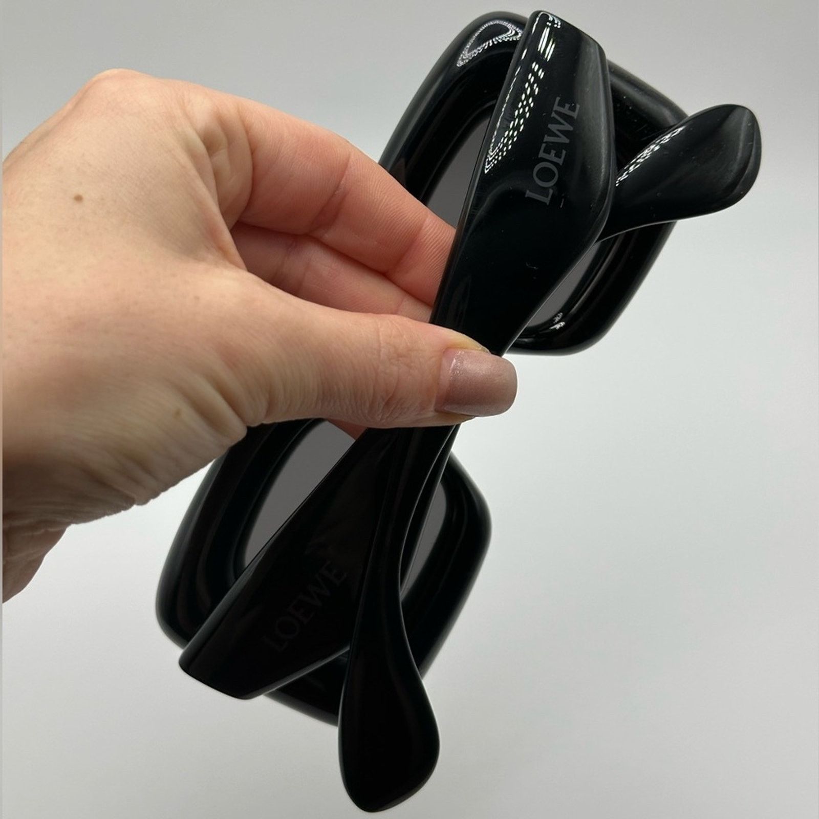 Loewe Loewe Sunglasses FASHION SHOW Inflated Square LW40098I 01A Size ONE SIZE - 10 Thumbnail