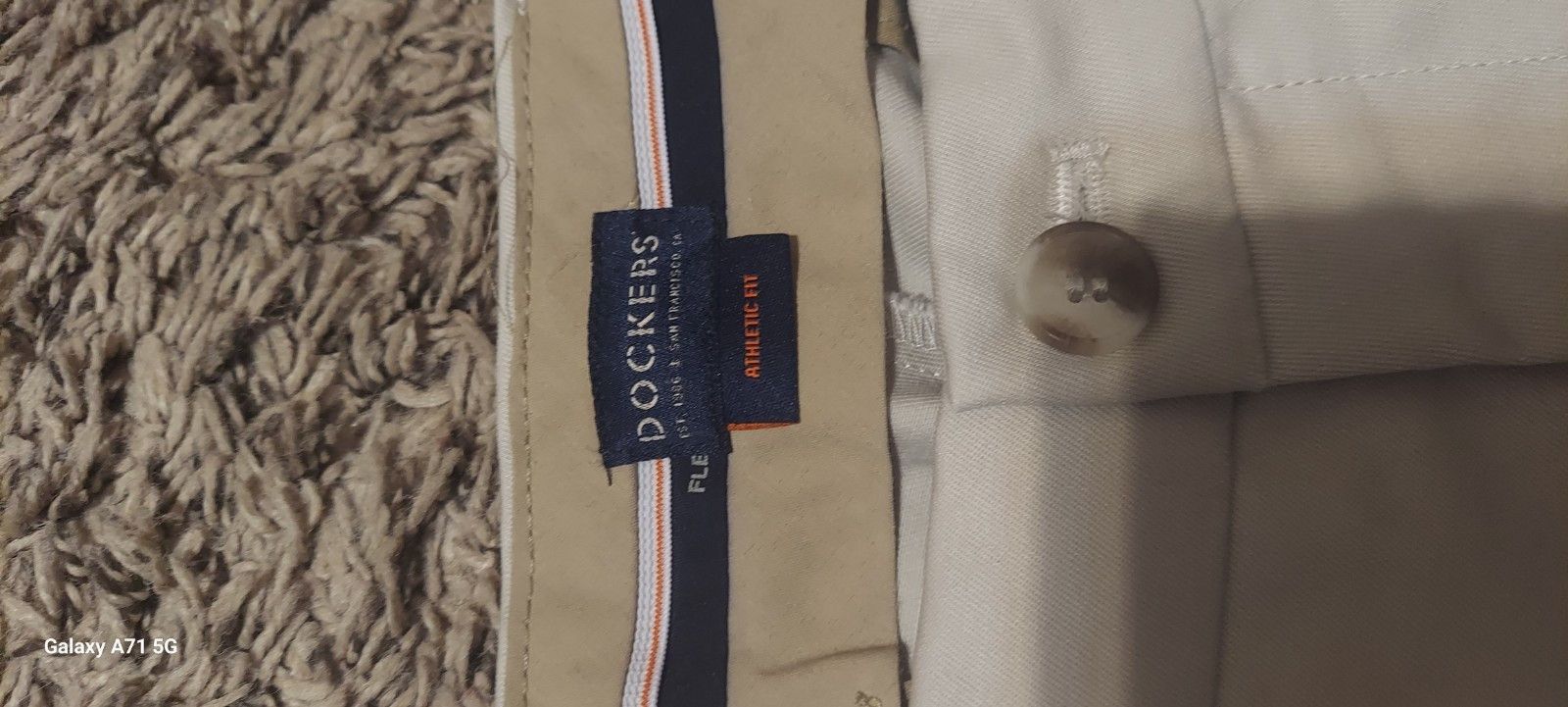 Dockers DOCKERS Men's Signature Khaki Lux Cotton Stretch Athletic F Size US 34 / EU 50 - 8 Thumbnail