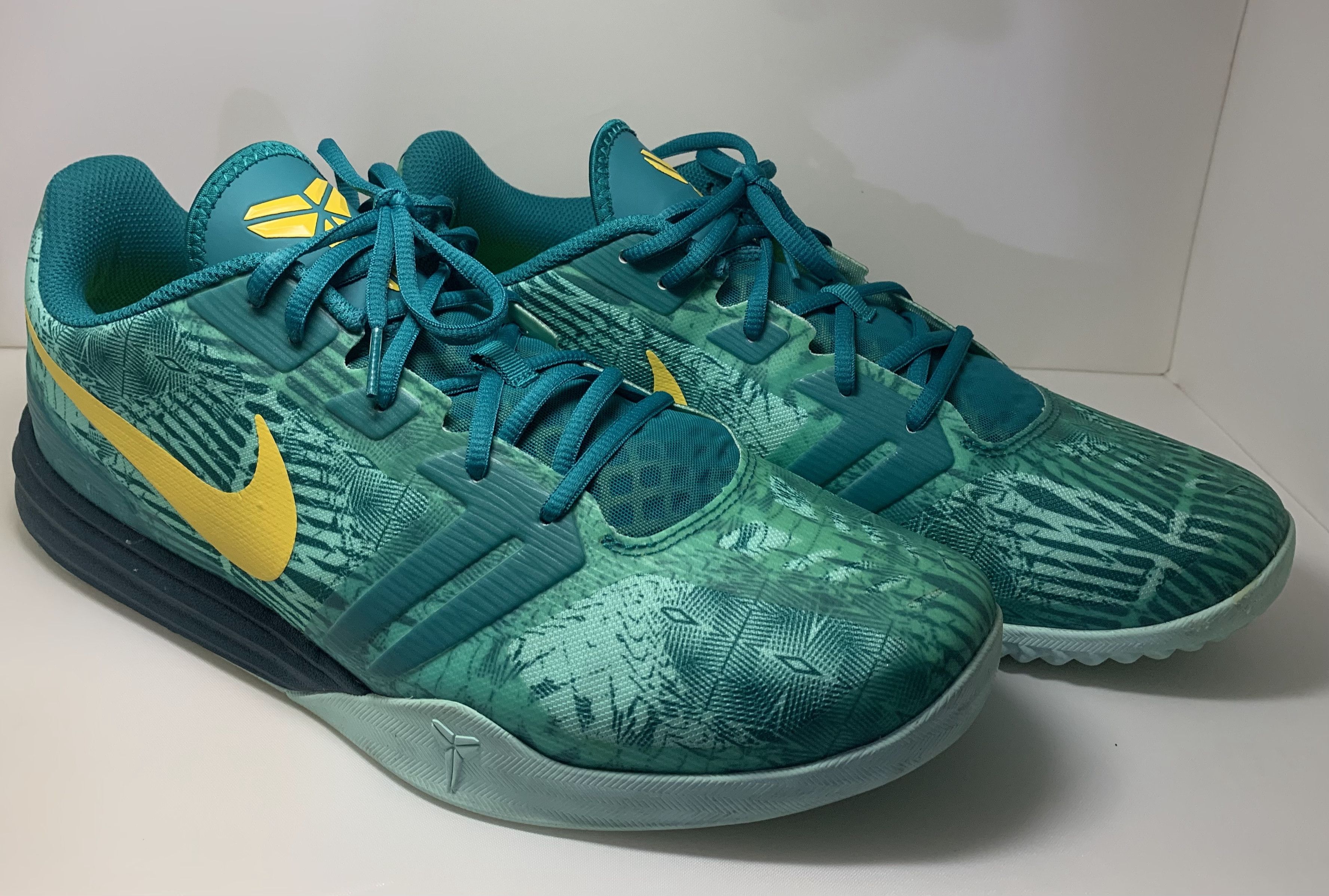 Nike Nike KB Mentality “Easter” Mens Size 13 Kobe 704942-300 Size US 13 / EU 46 - 2 Thumbnail