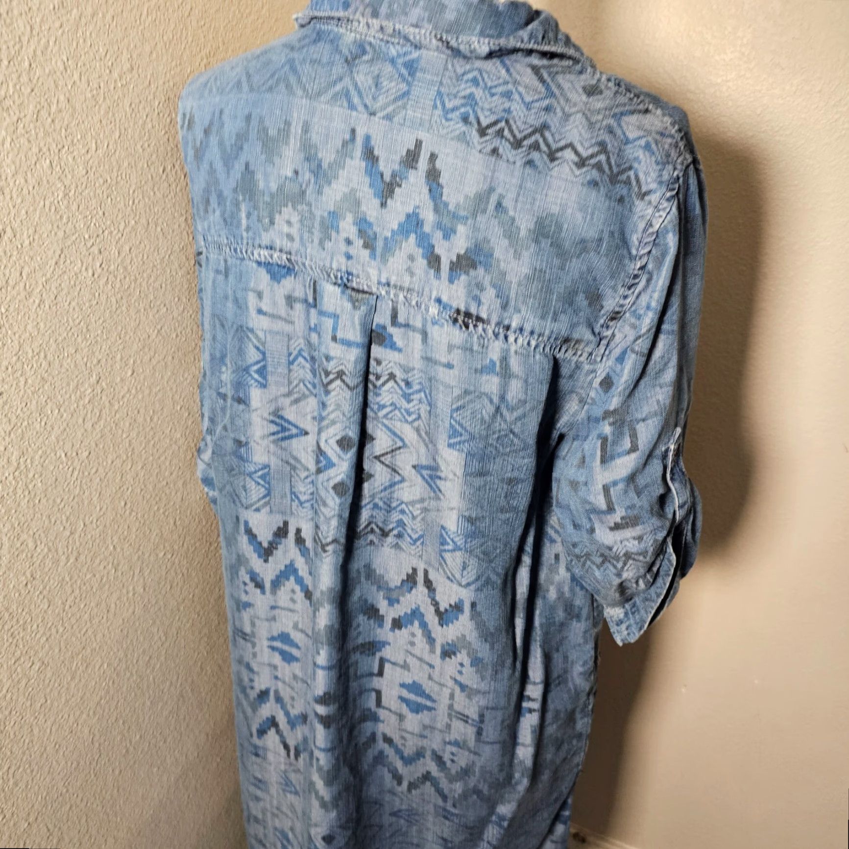 Vintage PHILOSOPHY SHIRT DRESS Women L Blue Chambray Aztec Print Geometric Knee Length Short Sleeve Roll Tab Size L / US 10 / IT 46 - 4 Thumbnail