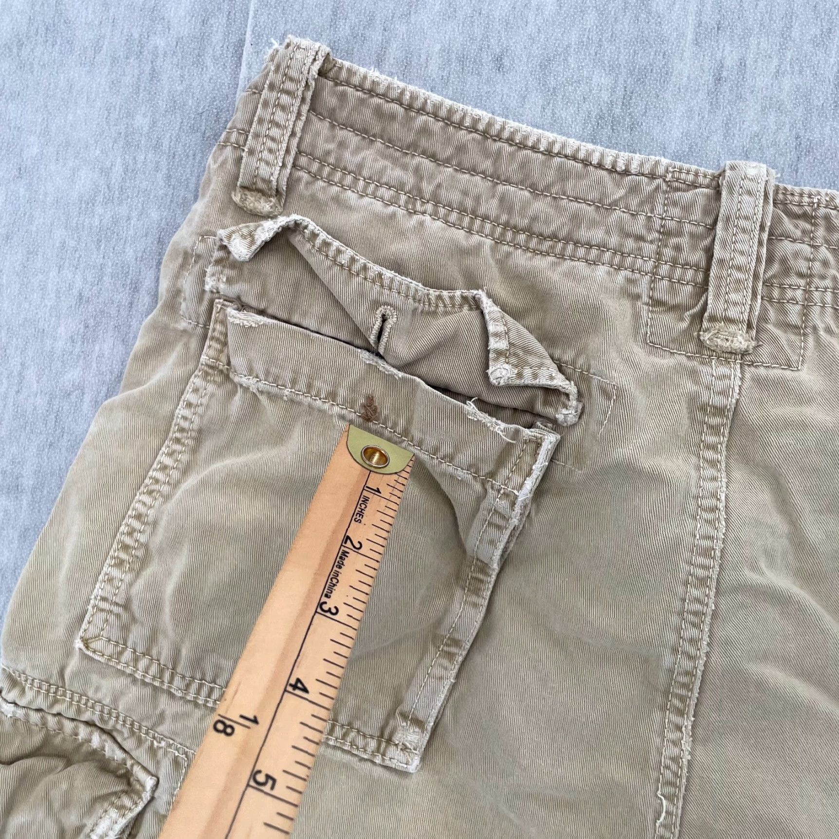 American Eagle Outfitters VINTAGE American Eagle Cargo Shorts Mens 33 Tan Cotton Utility Pockets 2000s Casual Size US 33 - 7 Thumbnail