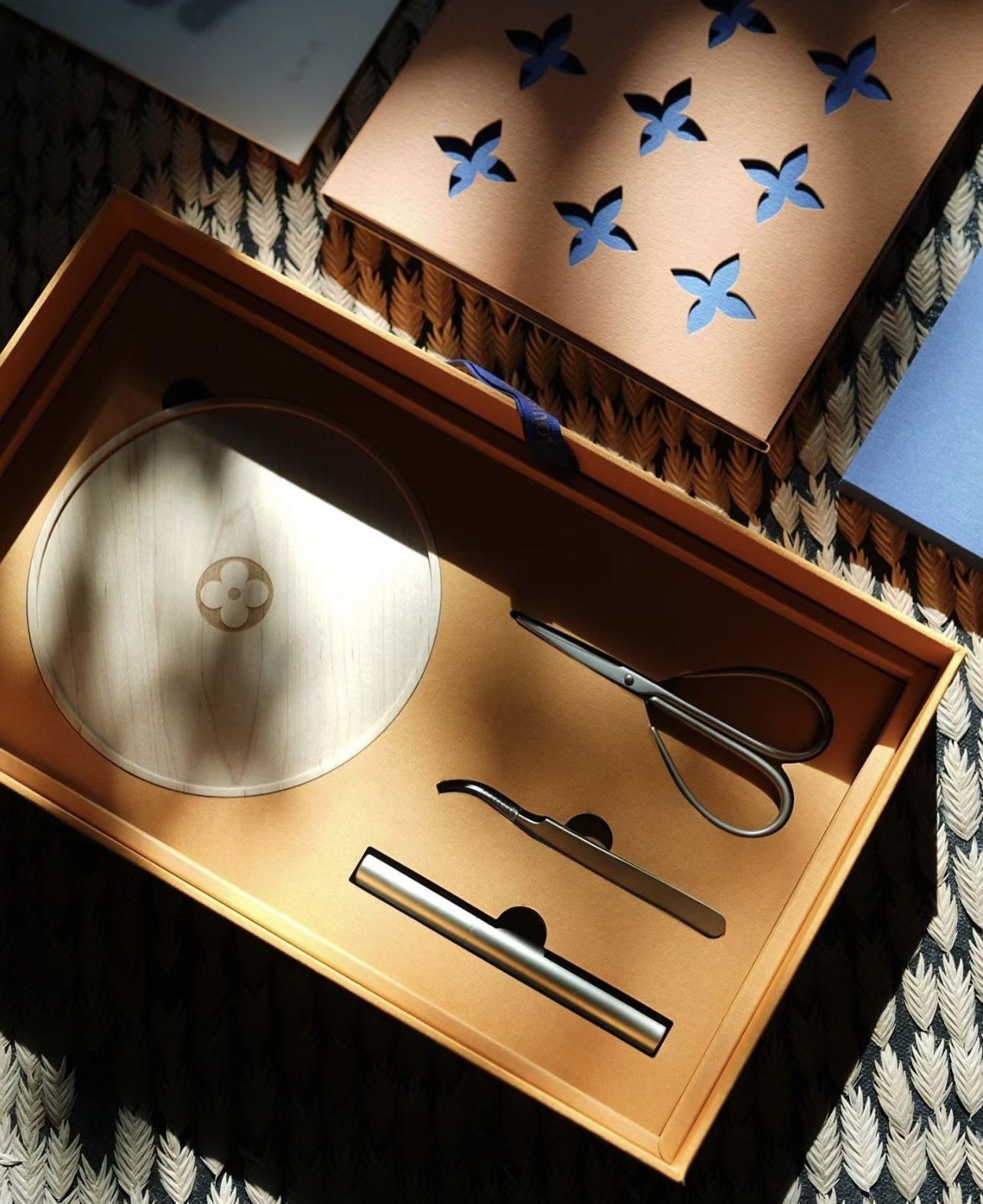 Louis Vuitton × Pharrell 🔥 Rare! Louis Vuitton paper cutting art Set jewelry box Size ONE SIZE - 7 Thumbnail