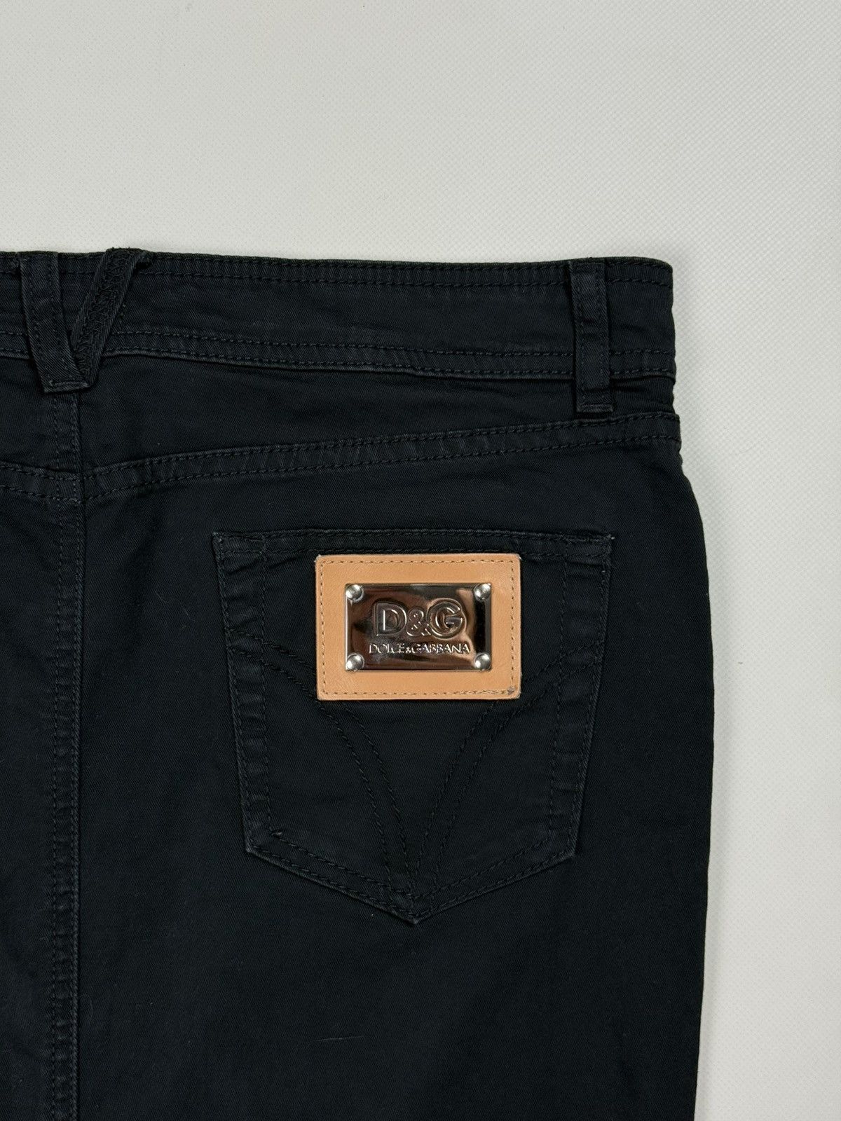 Dolce & Gabbana Dolce & Gabbana Vintage Y2K Metalo Logo Ladies Pencil Skirt Size 27" / US 4 / IT 40 - 24 Thumbnail