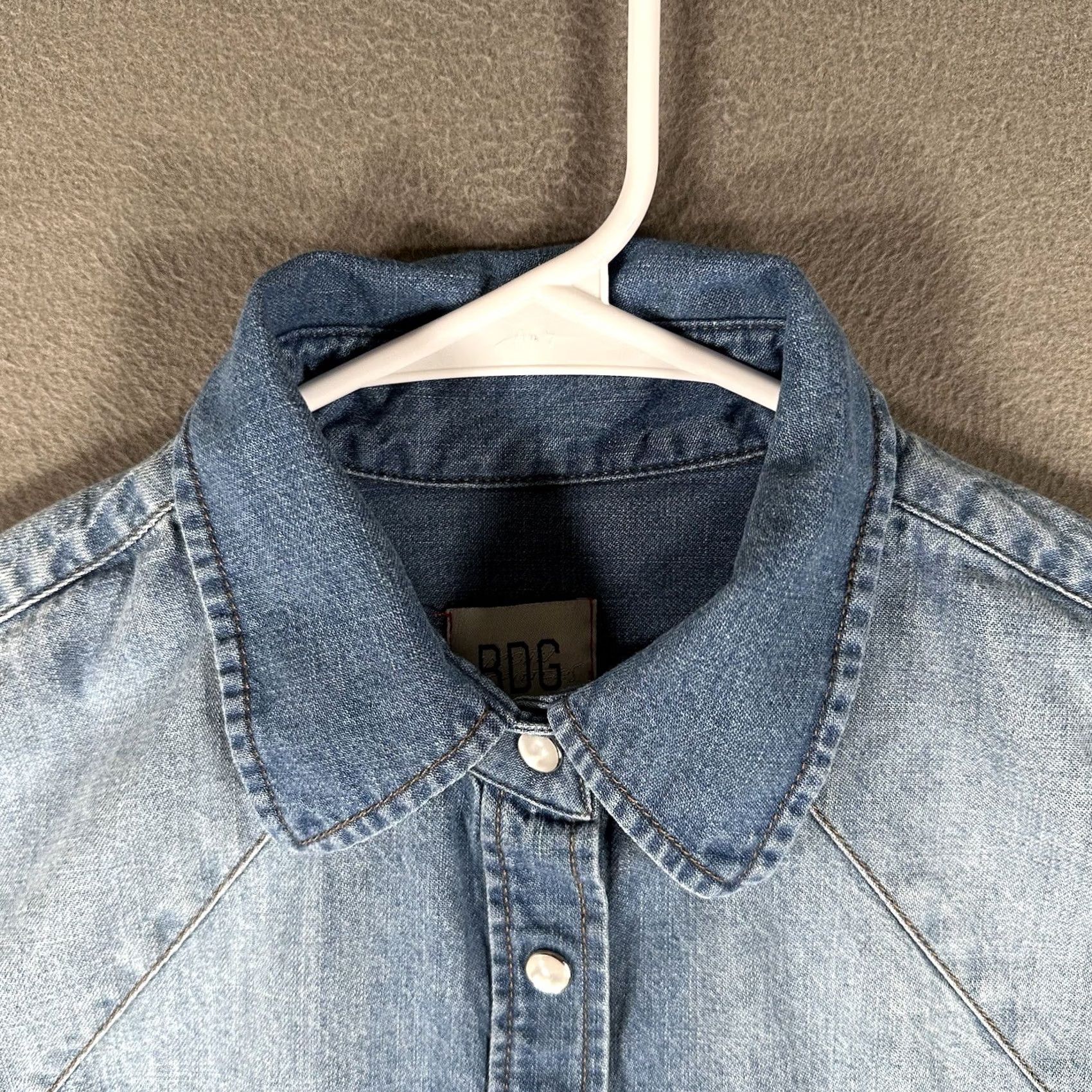 Urban Outfitters BDG Urban Outfitters Denim Shirt Womens Small Plus Blue Pearl Snap Western Faded Size S / US 4 / IT 40 - 3 Thumbnail