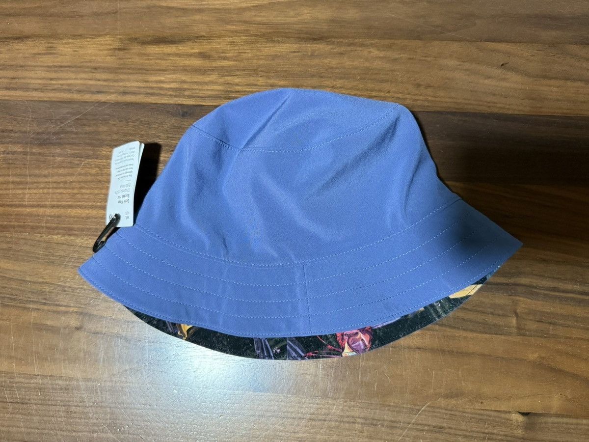 Lululemon Lululemon Reversible Bucket Hat Crusher Size M/L Blue Floral Size ONE SIZE - 4 Thumbnail
