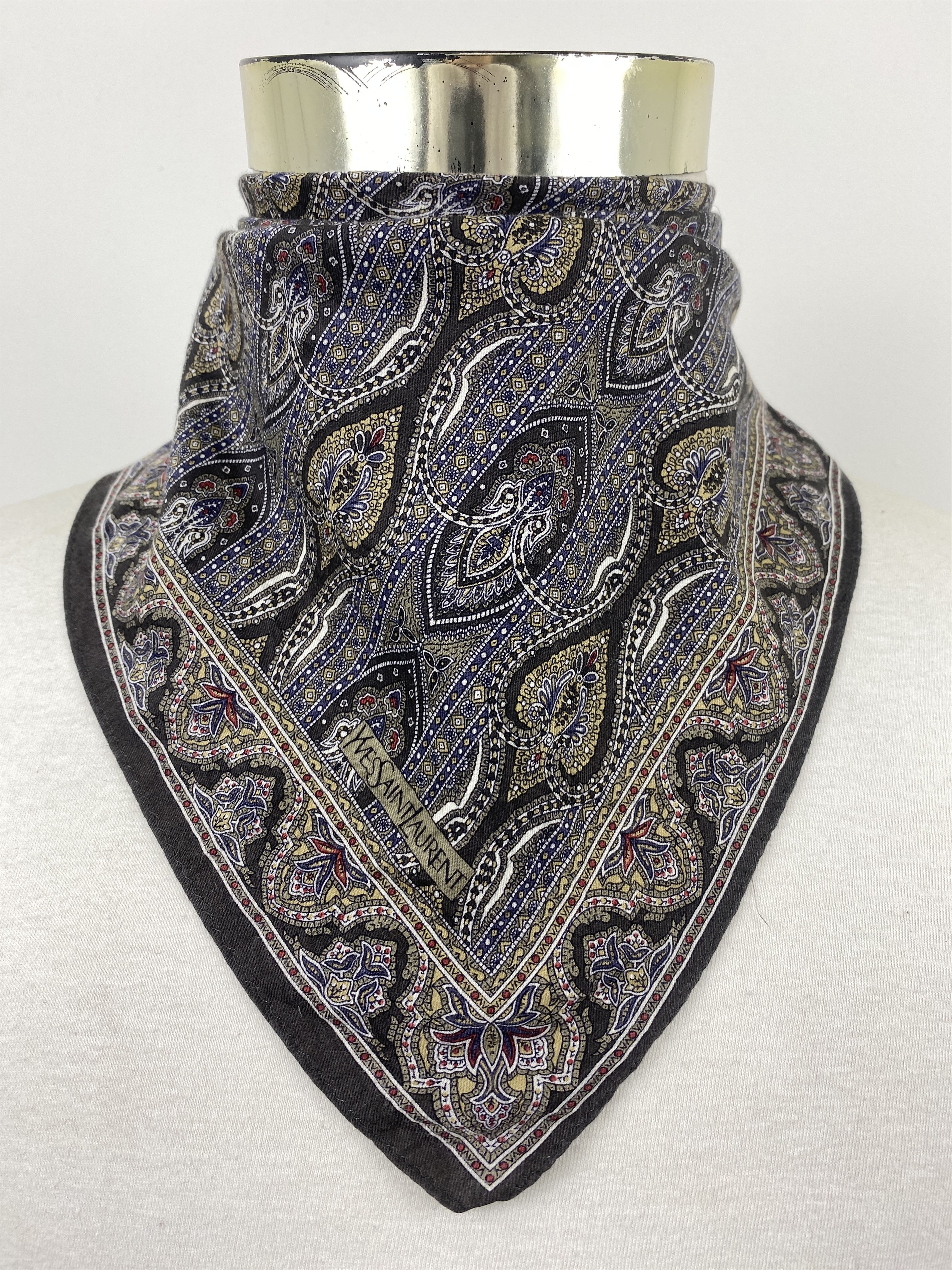 Vintage Yves Saint Laurent Handkerchief /Neckerchief HKC0715 Size ONE SIZE - 1 Thumbnail