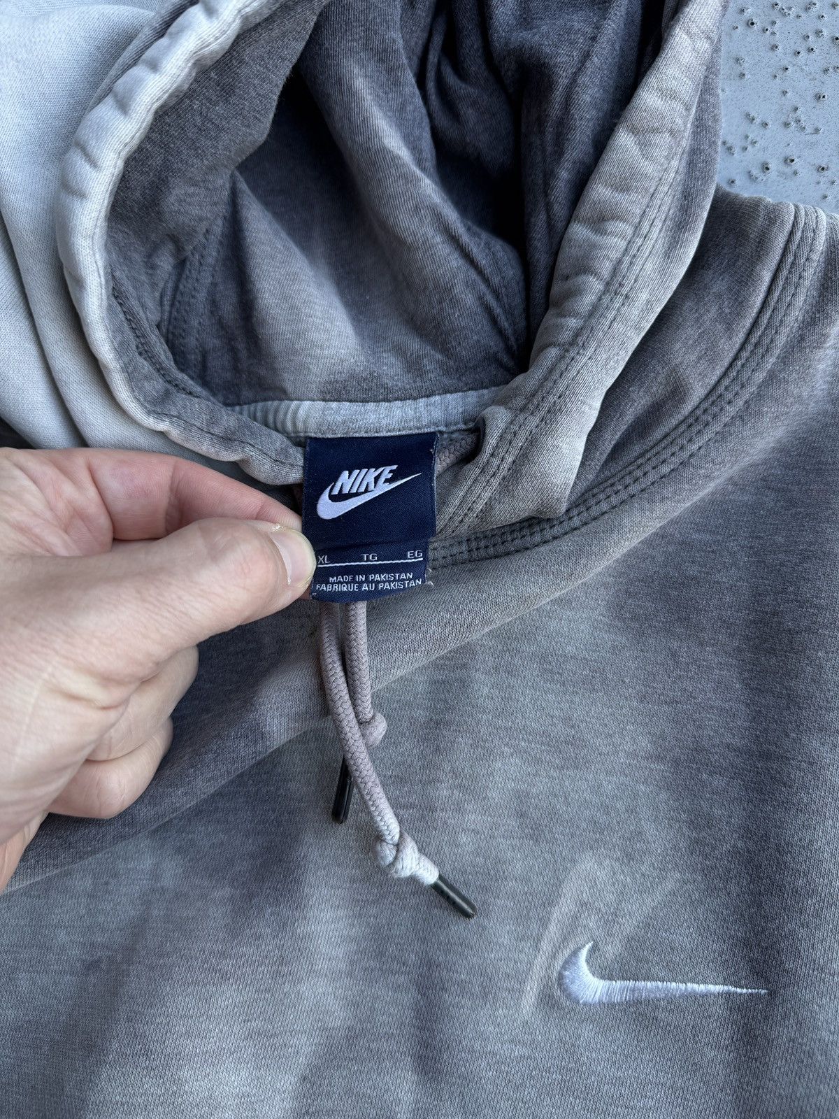 Nike Thrashed Sun Faded Nike Hoodie Distressed Erd grunge y2k tag Size US XL / EU 56 / 4 - 10 Thumbnail