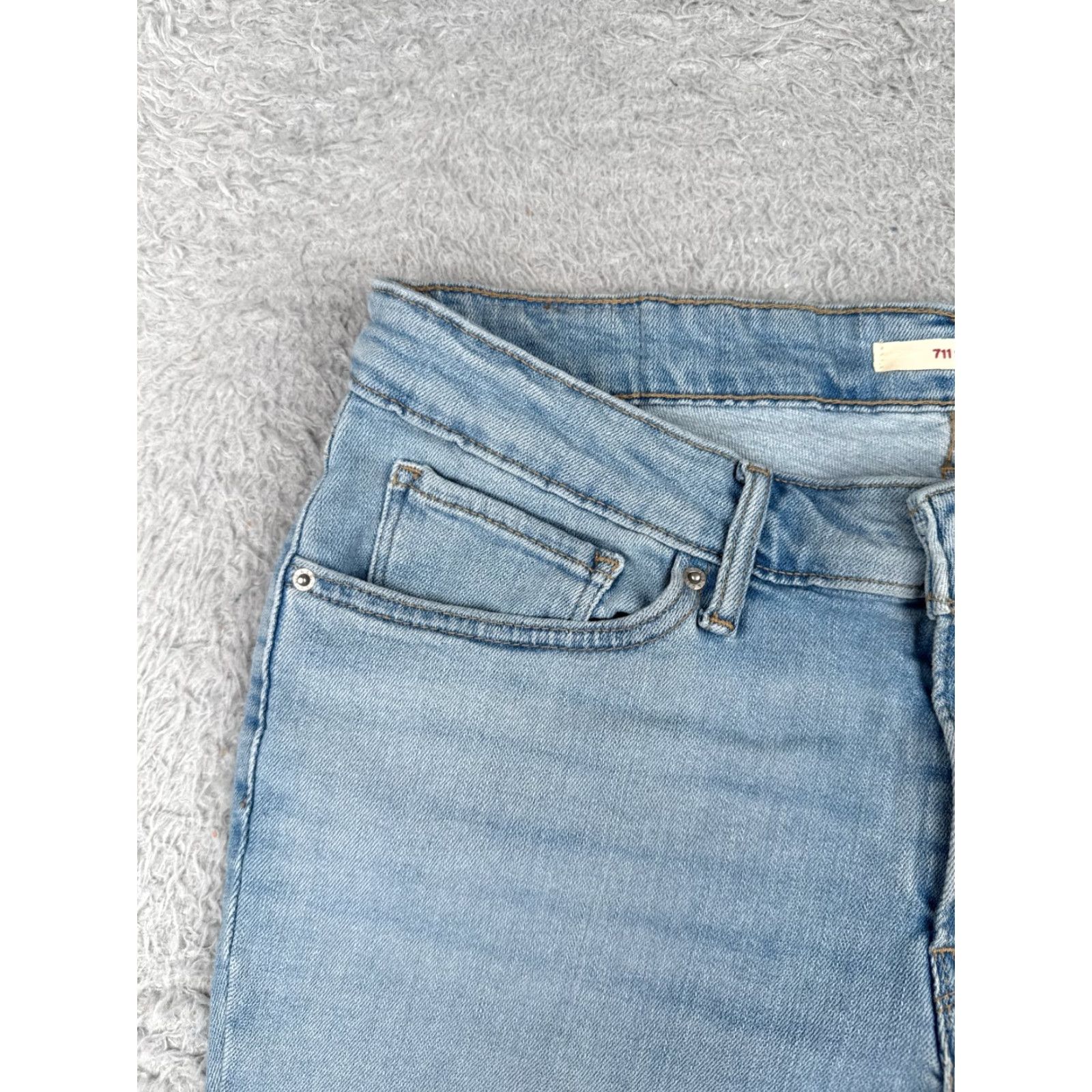 Levi's Levi's Shorts Women Blue Denim Cutoff 711 Skinny Cotton Blend Light 30x7 Size 30" / US 8 / IT 44 - 4 Thumbnail