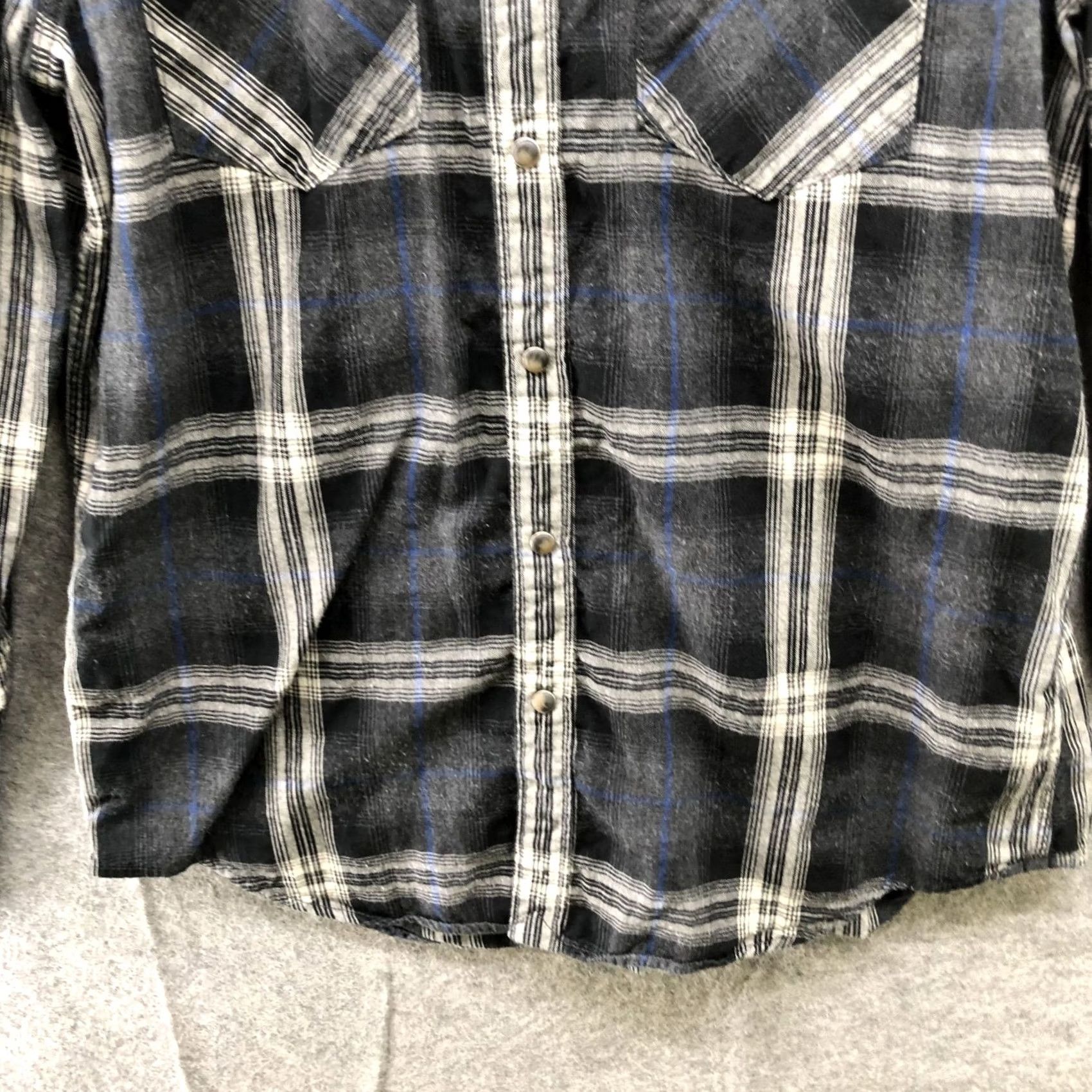 American Eagle Outfitters VINTAGE American Eagle Pearl Snap Flannel Shirt Mens L Plaid Gray Western Cotton Flannel Shirt Long Sleeve Button-Up Cowboy Western Mens L Gray Size US L / EU 52-54 / 3 - 4 Thumbnail