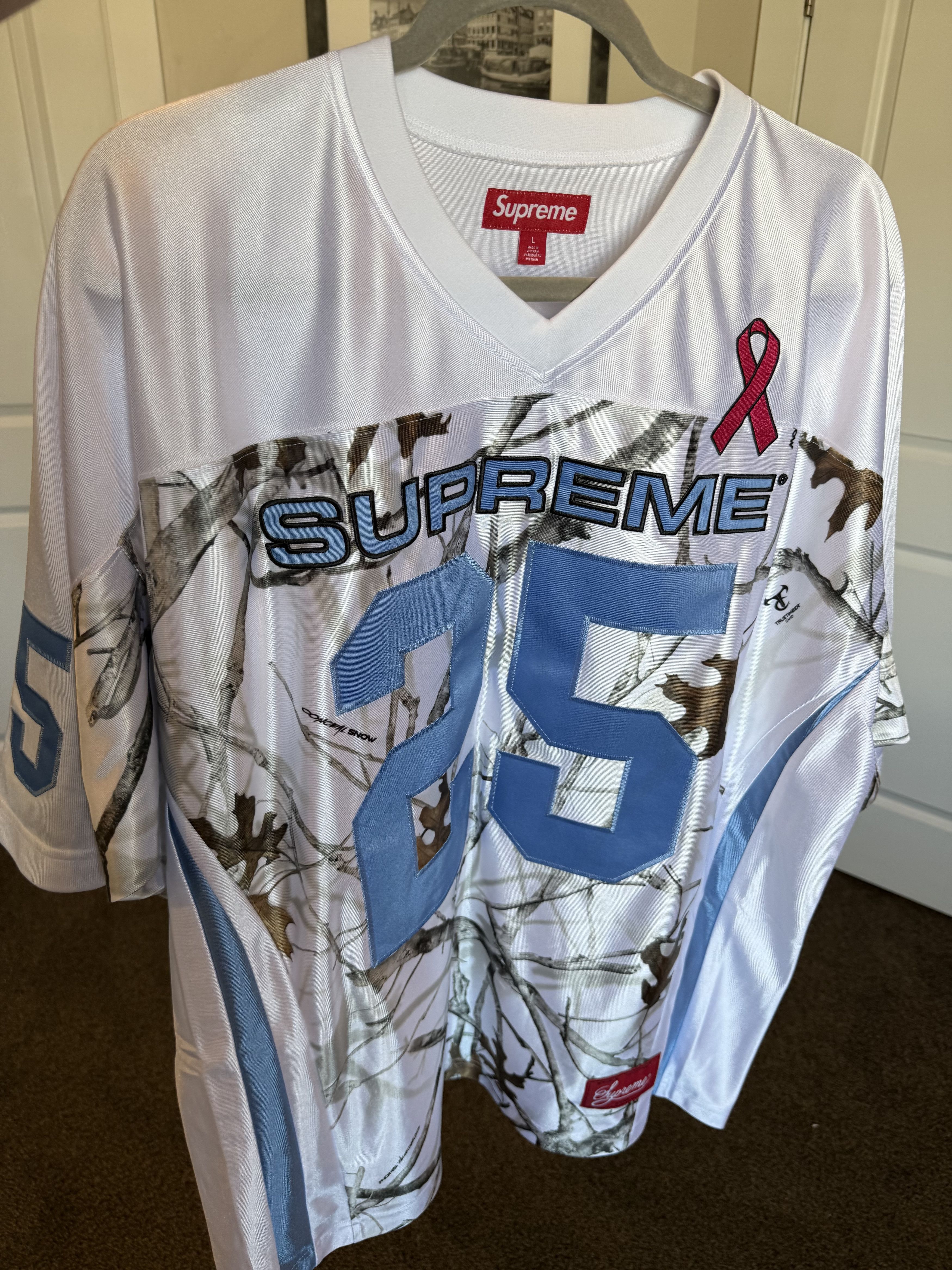 Supreme Supreme Breast Cancer Awareness Football Jersey Size US L / EU 52-54 / 3 - 2 Thumbnail