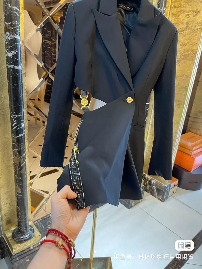Versace Versace Heavy industry sexy hollow a variety of French sui Size M / US 6-8 / IT 42-44 - 9 Thumbnail
