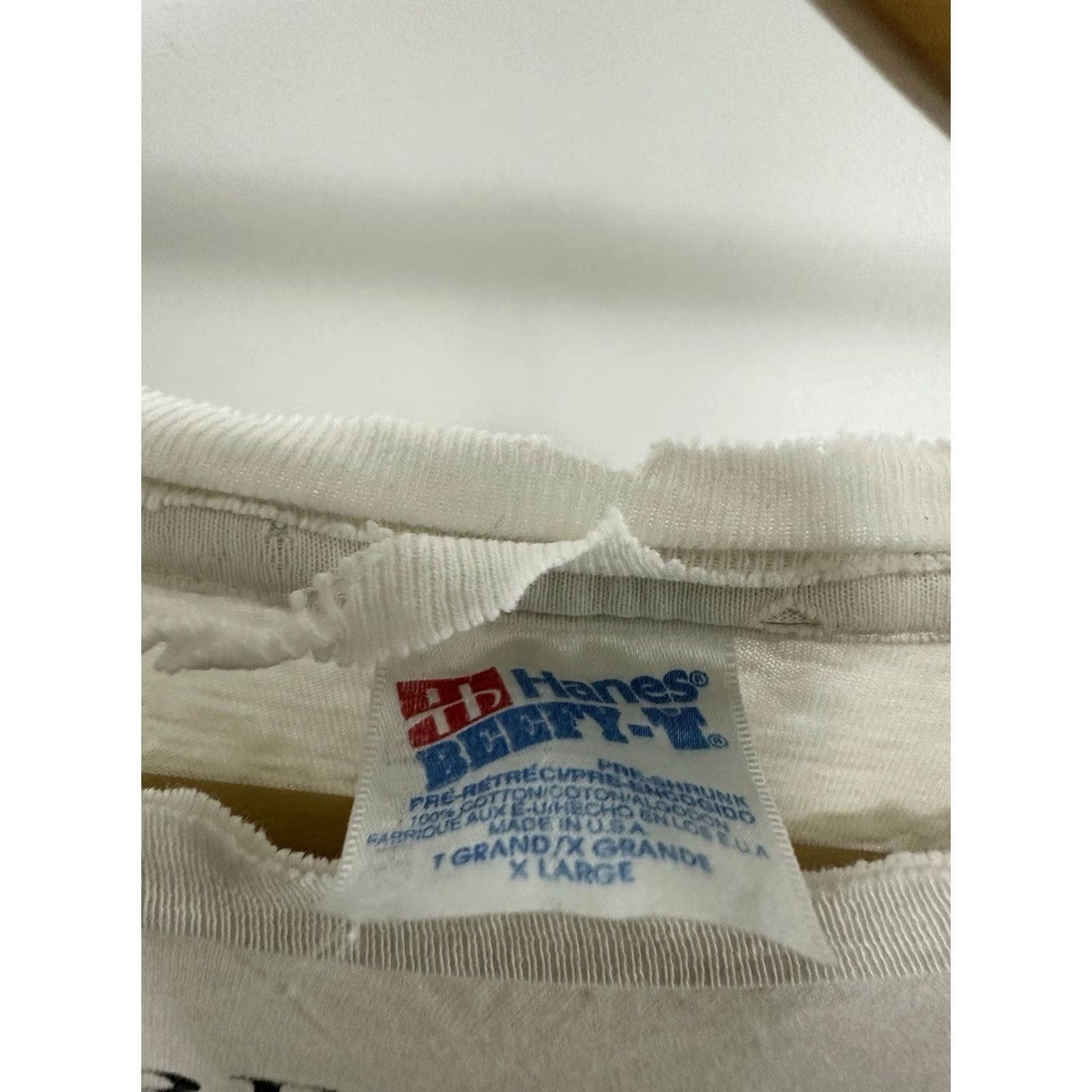 Hanes VTG 90s Poor Richard's Feed & Read Book Store Thrashed Worn Cotton T-Shirt XL Mens White Hanes Shirt Tee Size US XL / EU 56 / 4 - 2 Thumbnail