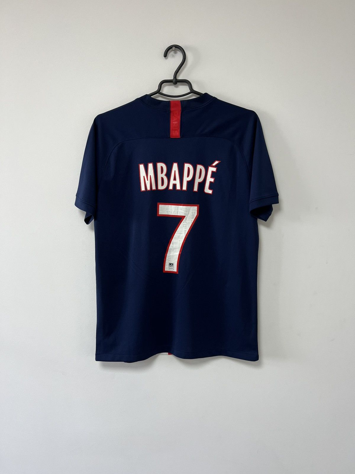 Nike PSG 2019/20 Home Jersey Mbappe #7 Football Shirt Nike M Size US M / EU 48-50 / 2 - 2 Thumbnail