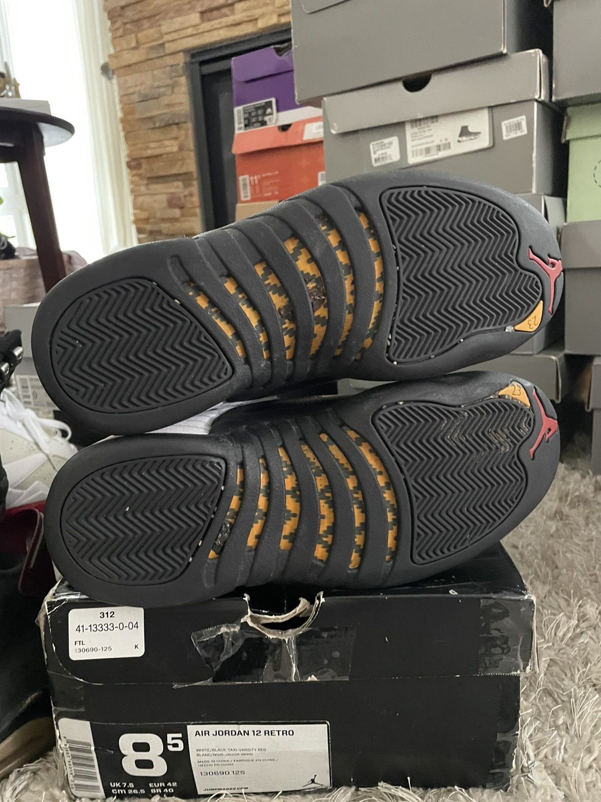 Jordan Brand Jordan 12 Taxi 2013 Size US 8.5 / EU 41-42 - 8 Thumbnail