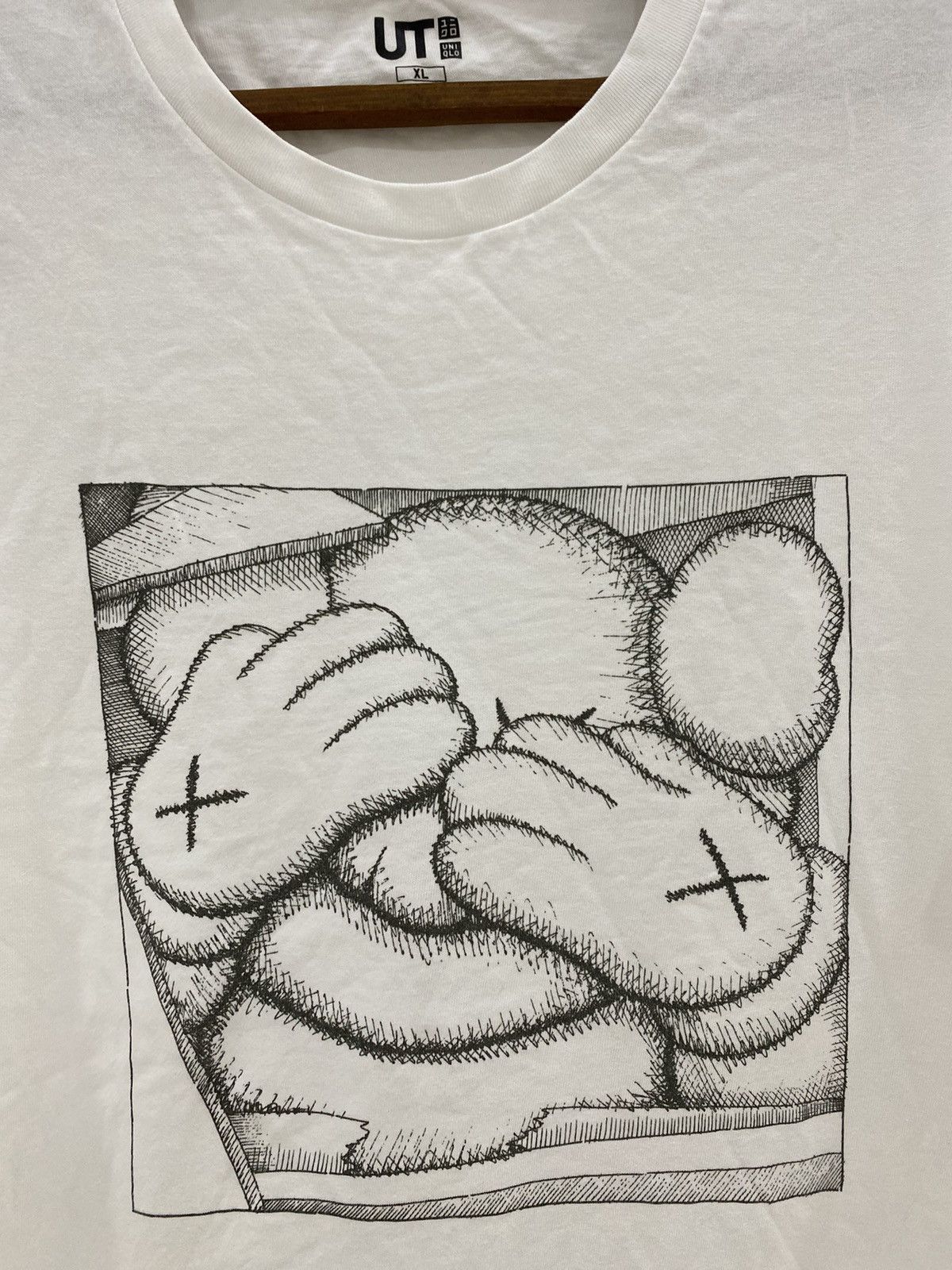 Kaws × Uniqlo KAWS X UNIQLO TSHIRT Size US M / EU 48-50 / 2 - 2 Thumbnail