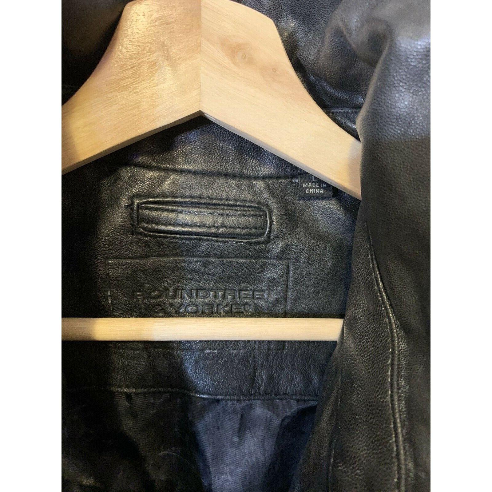 Roundtree & Yorke Roundtree & Yorke Men’s Sz L Black Leather Lamb Skin Jacket Size US L / EU 52-54 / 3 - 2 Thumbnail