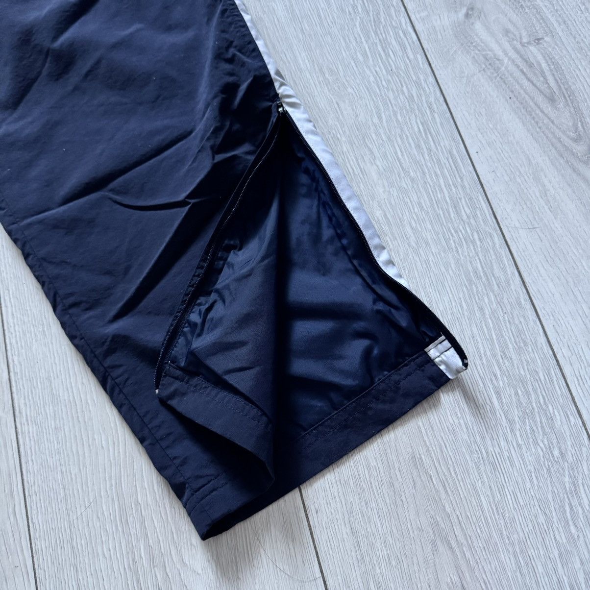 Nike Vintage nike track pants y2k gorpcore parachute navy Size US 36 / EU 52 - 4 Thumbnail