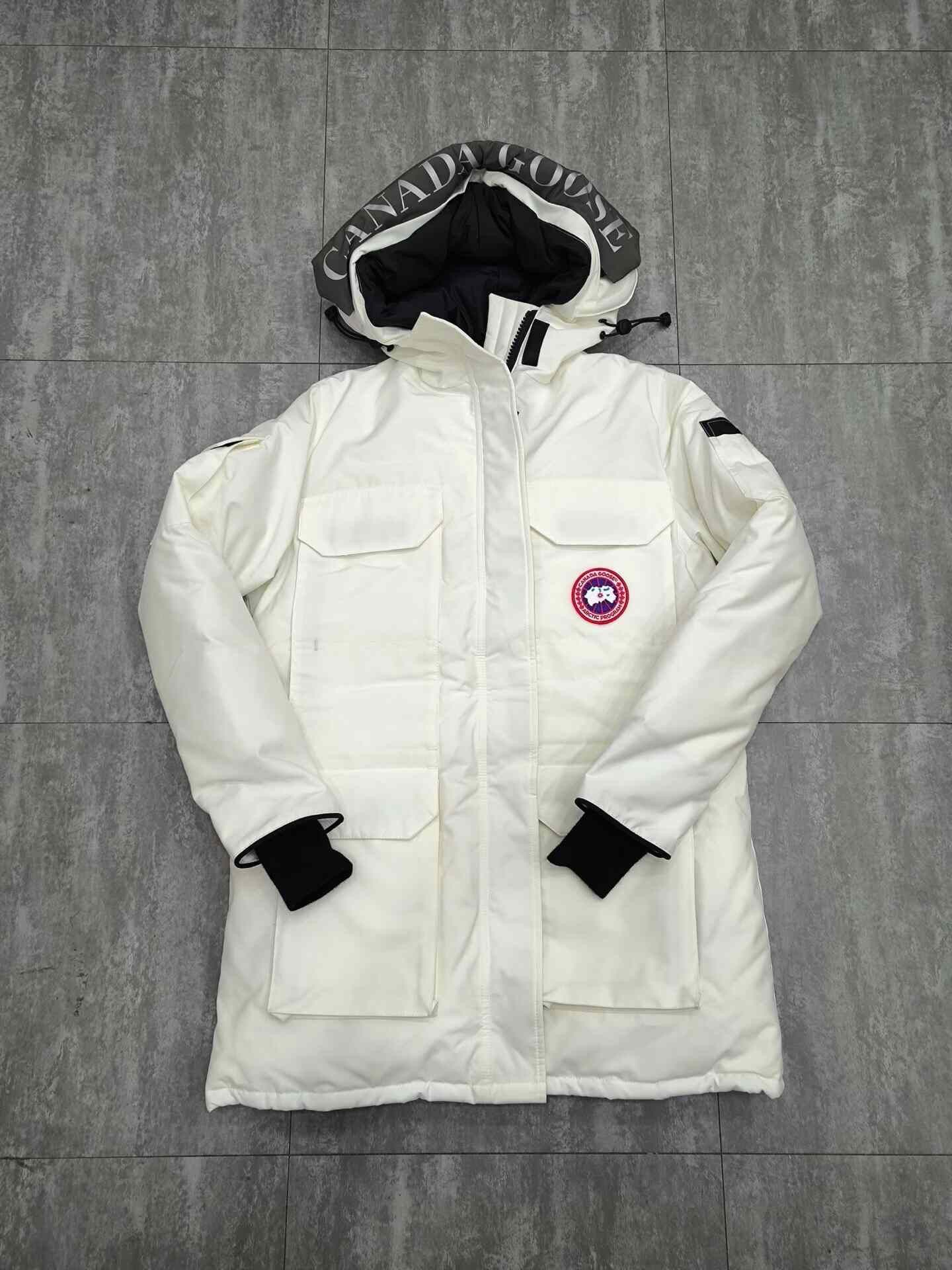 Canada Goose Canada Goose White Heavy Coat l Men Size US L / EU 52-54 / 3 - 1 Thumbnail